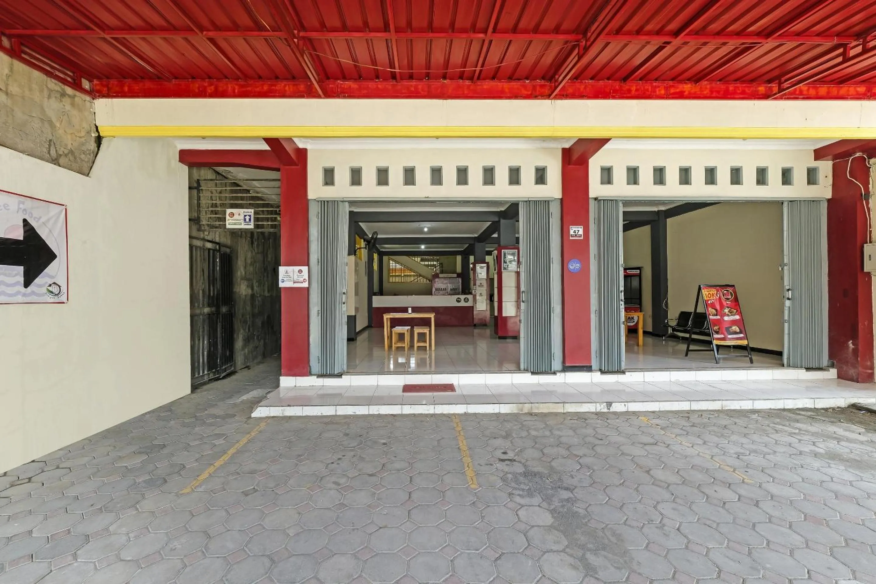 Facade/entrance in Hotel O Dangau Datuk Guesthouse