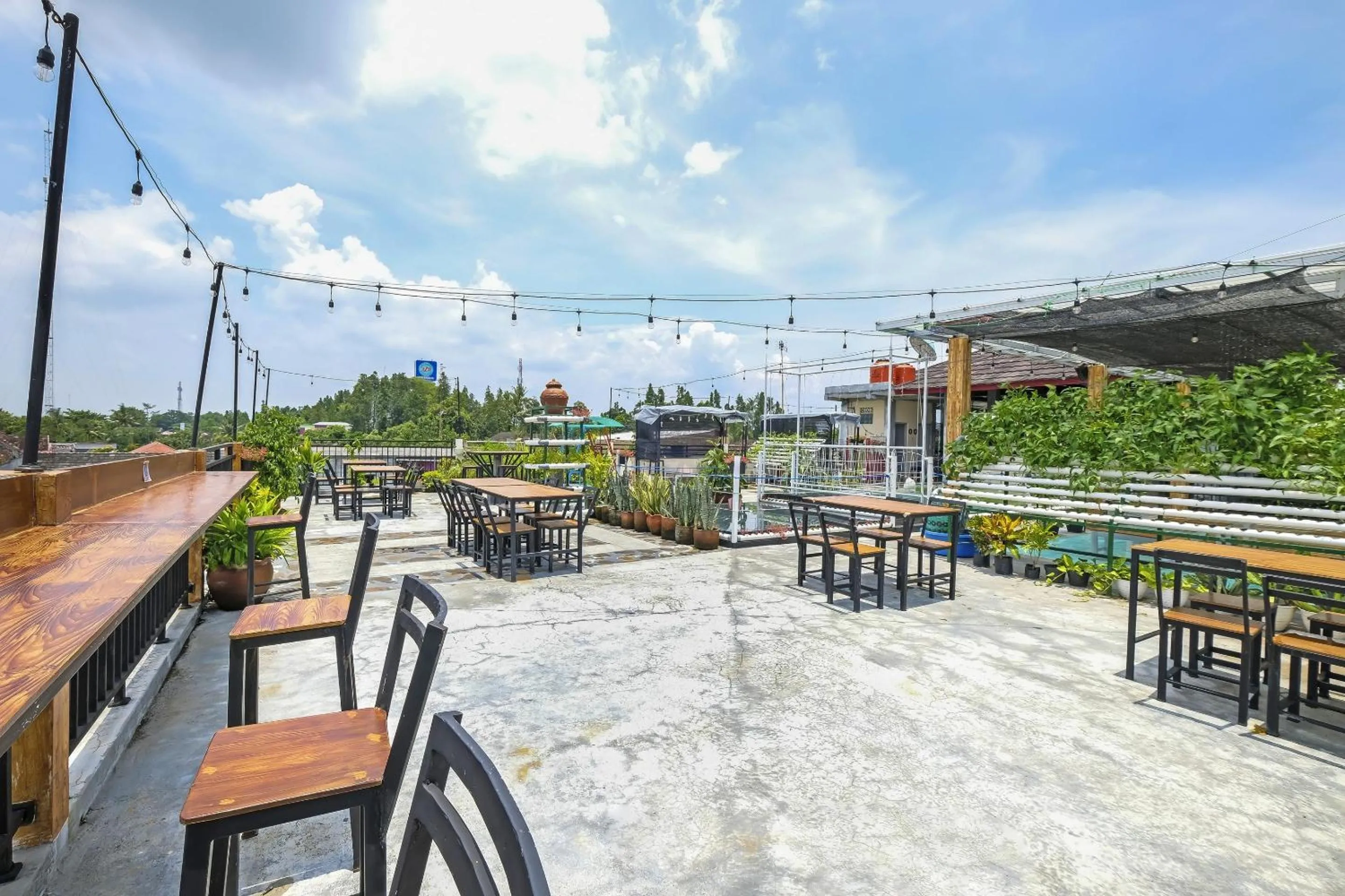 Restaurant/places to eat in Hotel O Dangau Datuk Guesthouse