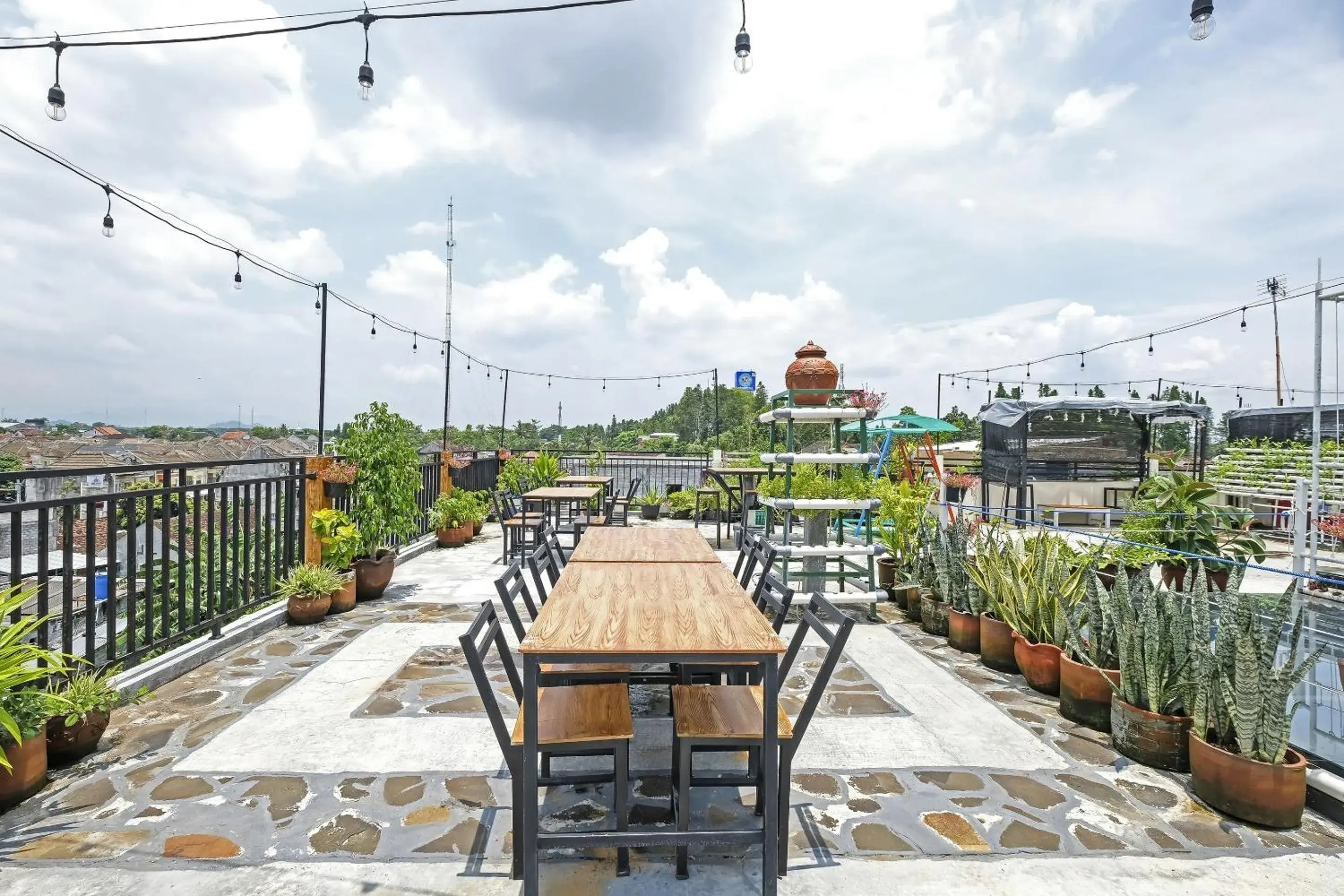 Restaurant/places to eat in Hotel O Dangau Datuk Guesthouse Restaurant/places to eat in Hotel O Dangau Datuk Guesthouse