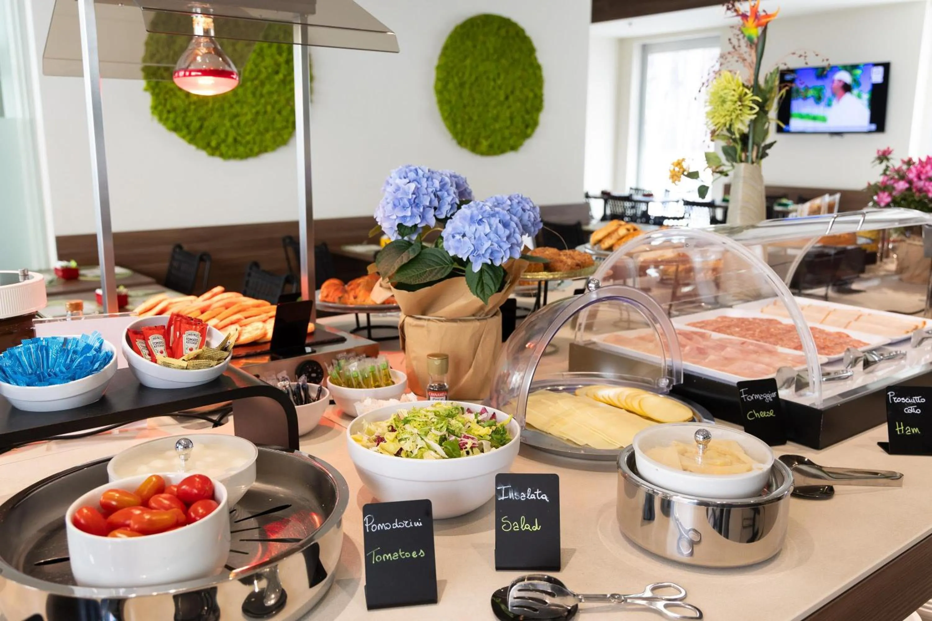 Breakfast in Best Western Hotel Luxor