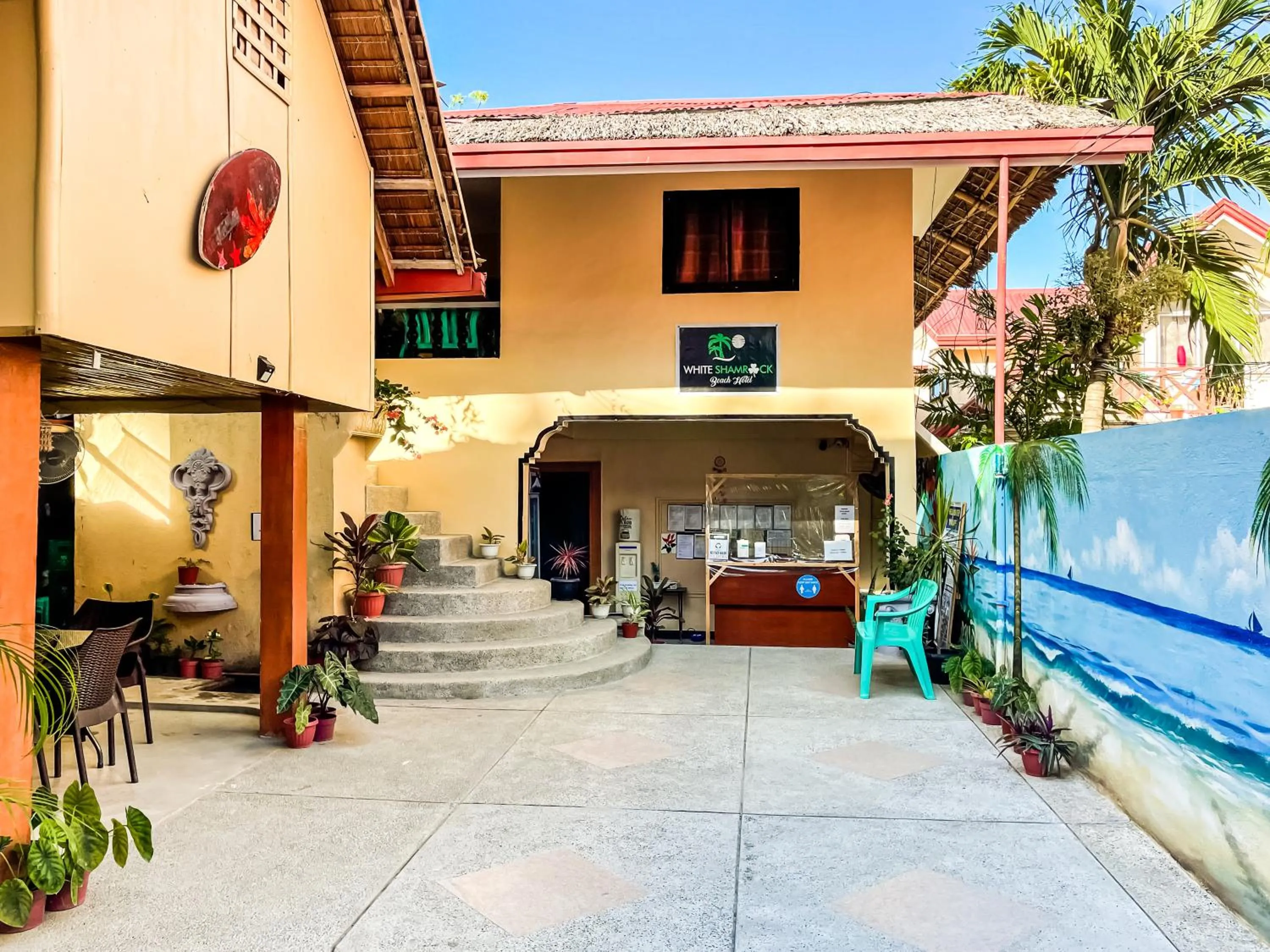 Property building in White Shamrock Beach Hotel