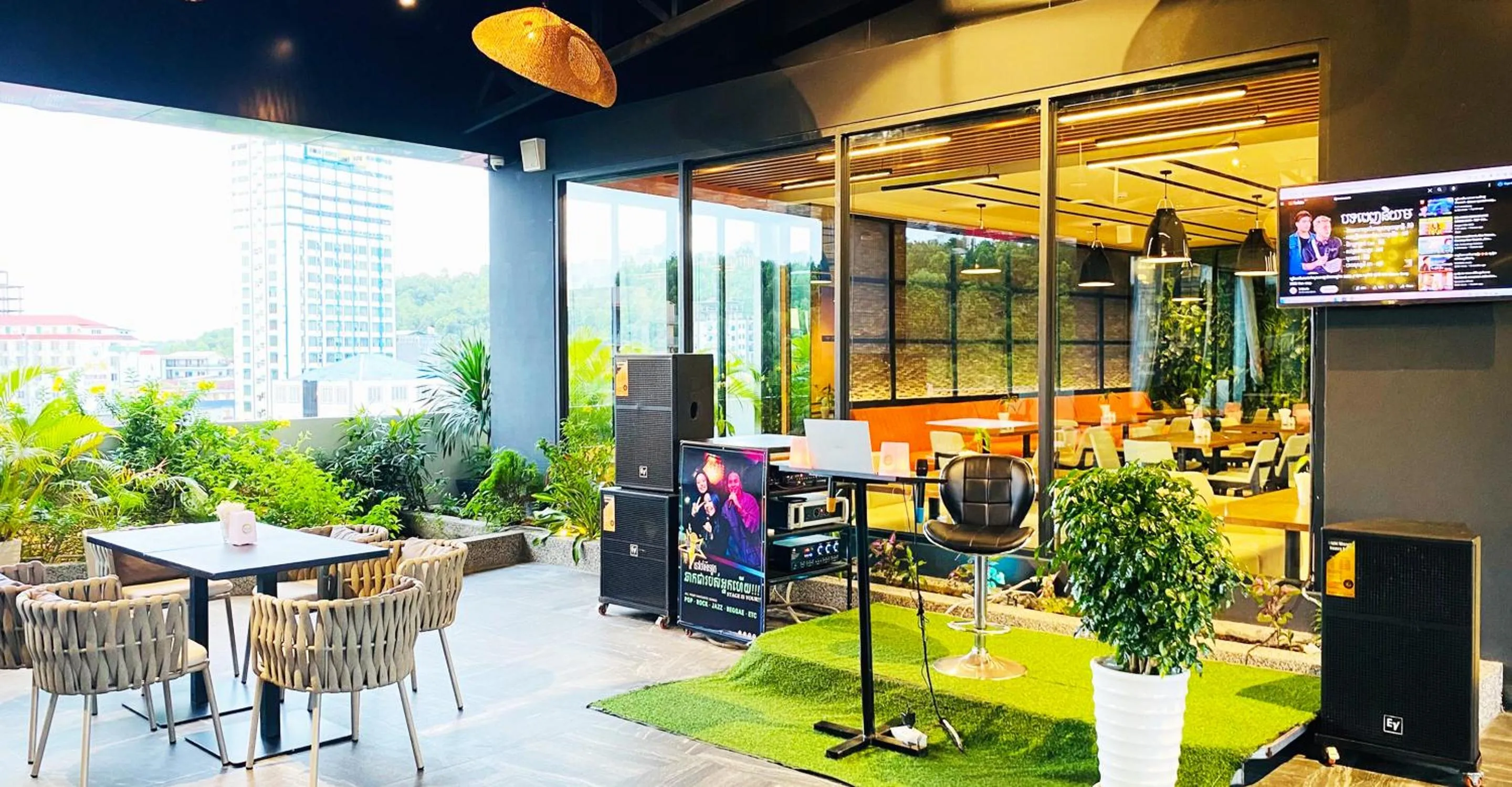 Restaurant/places to eat in Siha Treasure Hotel