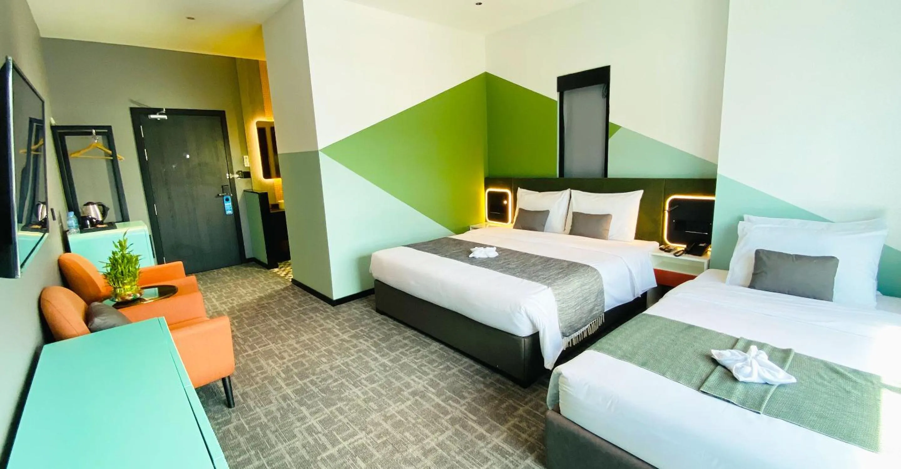 Bedroom, Bed in Siha Treasure Hotel