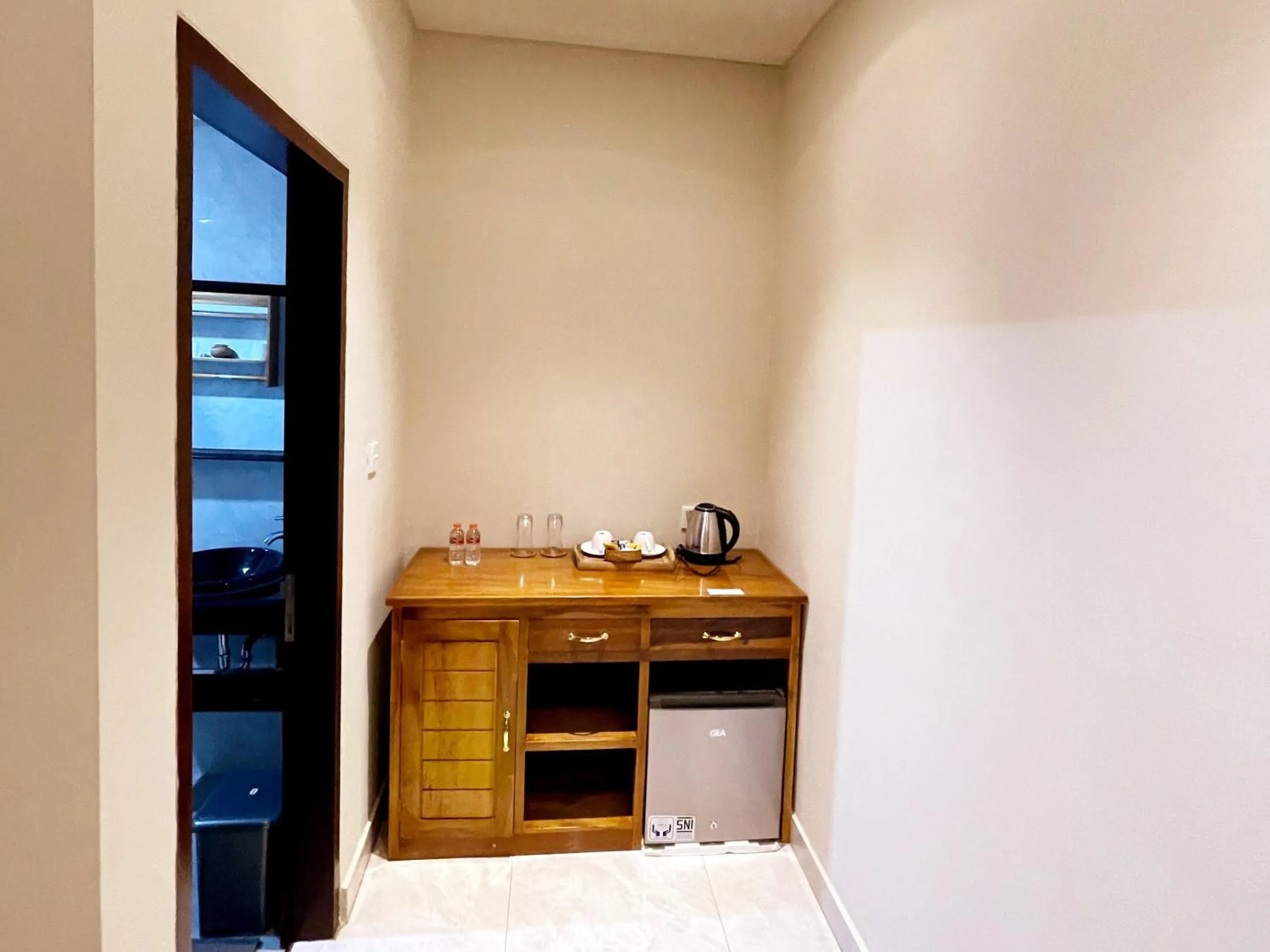 Coffee/tea facilities in Bali 85 Beach Inn