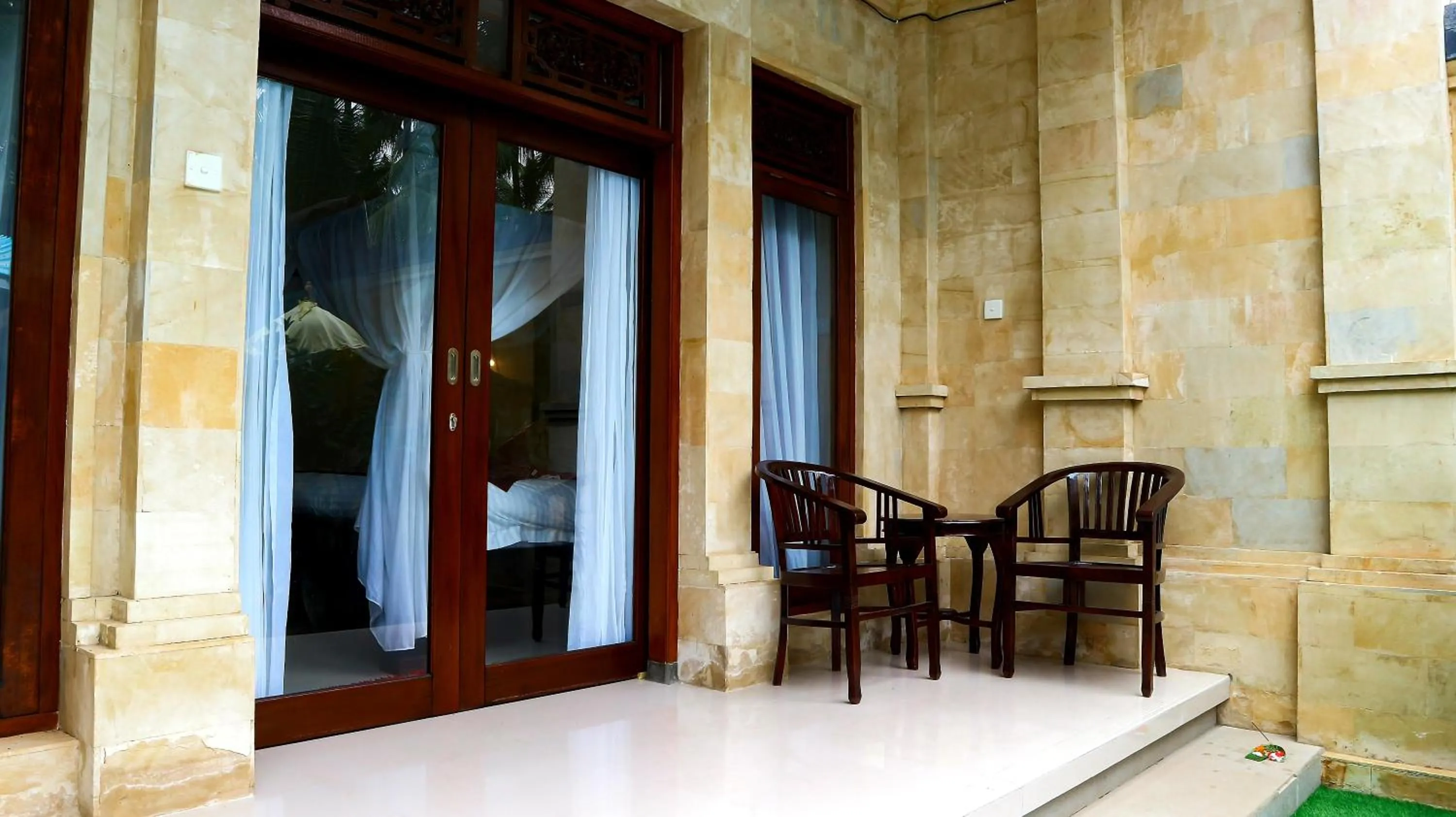 Balcony/Terrace in Bali 85 Beach Inn