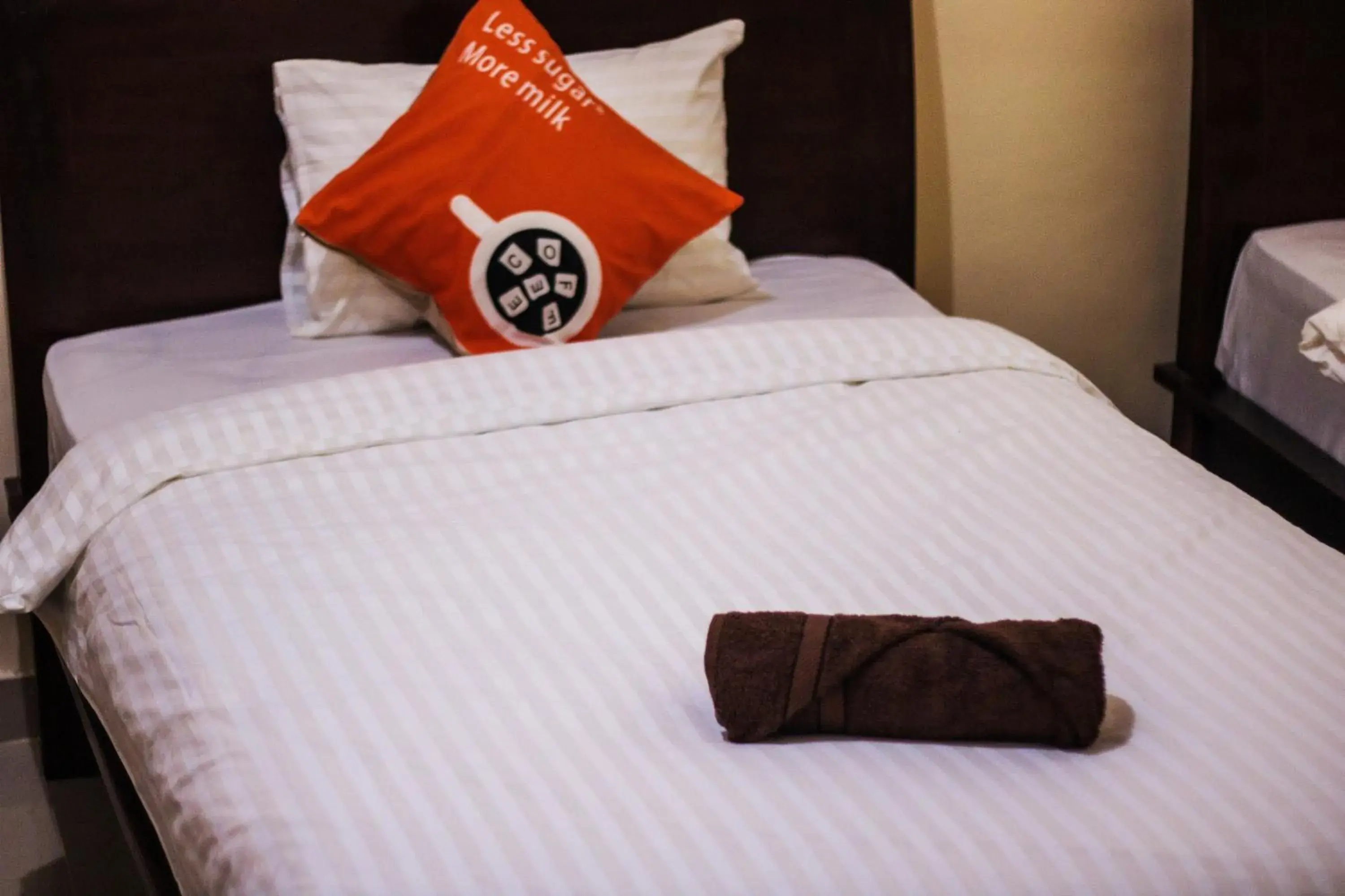 Triple Room with Private Bathroom - single occupancy in Bali 85 Beach Inn Triple Room with Private Bathroom - single occupancy in Bali 85 Beach Inn