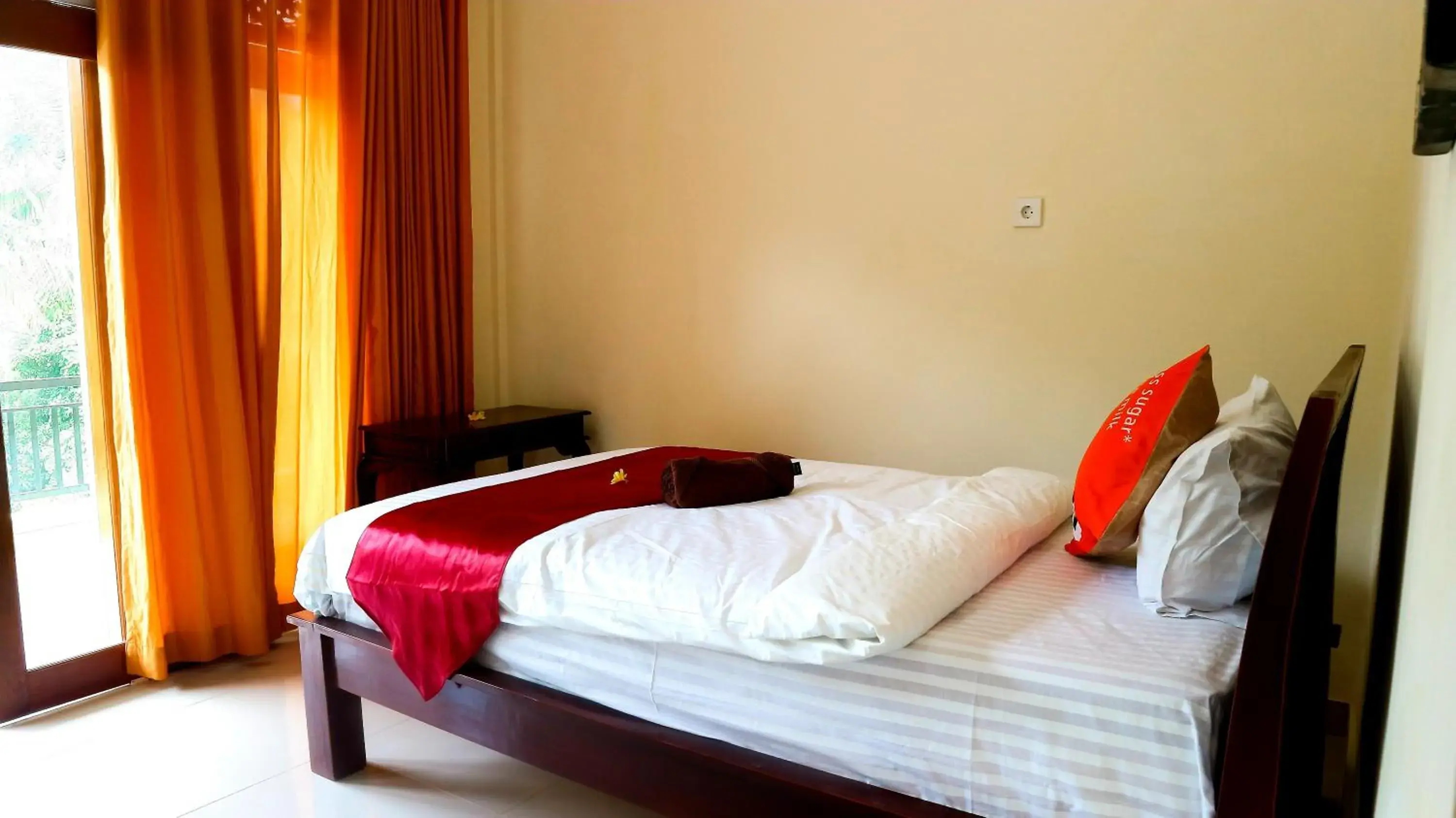 Standard Twin Room - single occupancy in Bali 85 Beach Inn Standard Twin Room - single occupancy in Bali 85 Beach Inn