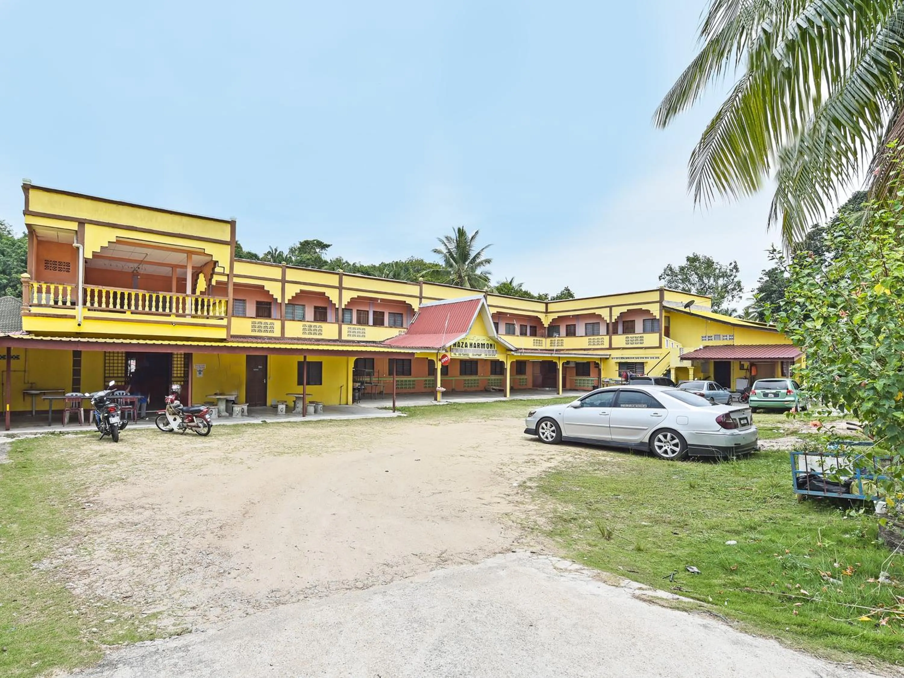 Property building in OYO 90454 Haza Harmoni Guesthouse