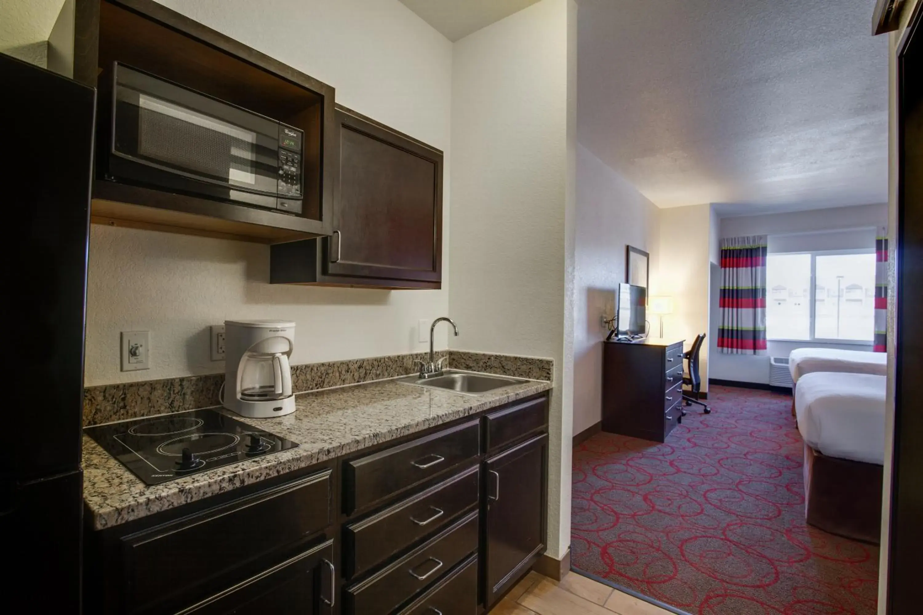 Kitchen or kitchenette, Bed in Inn at Hunters Run Kitchen or kitchenette, Bed in Inn at Hunters Run