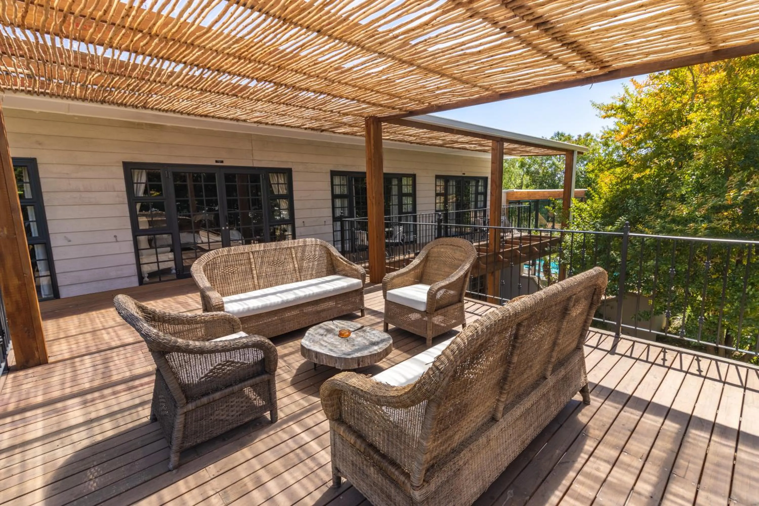 Property building in Val de Vine