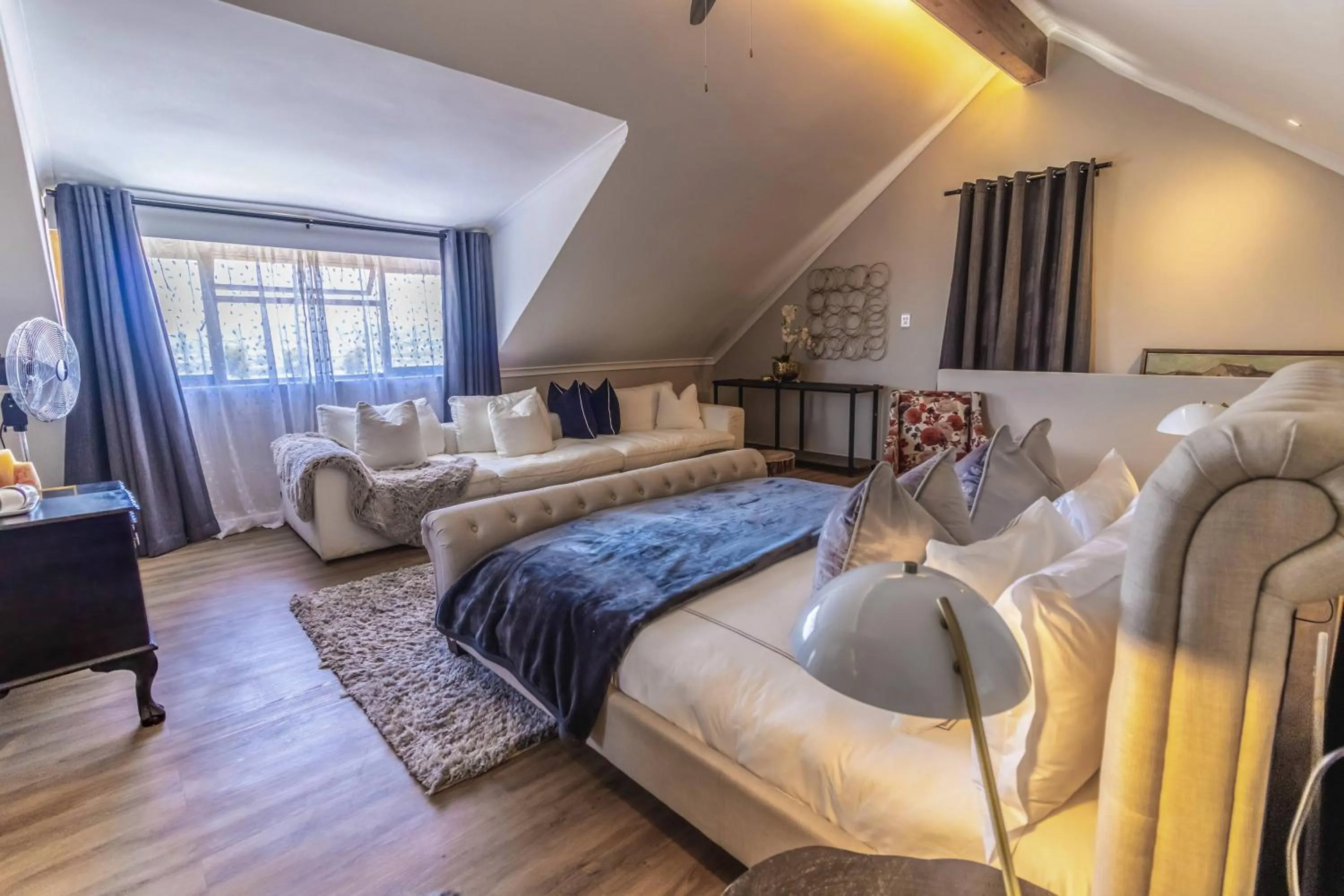 Bedroom, Bed in Val de Vine