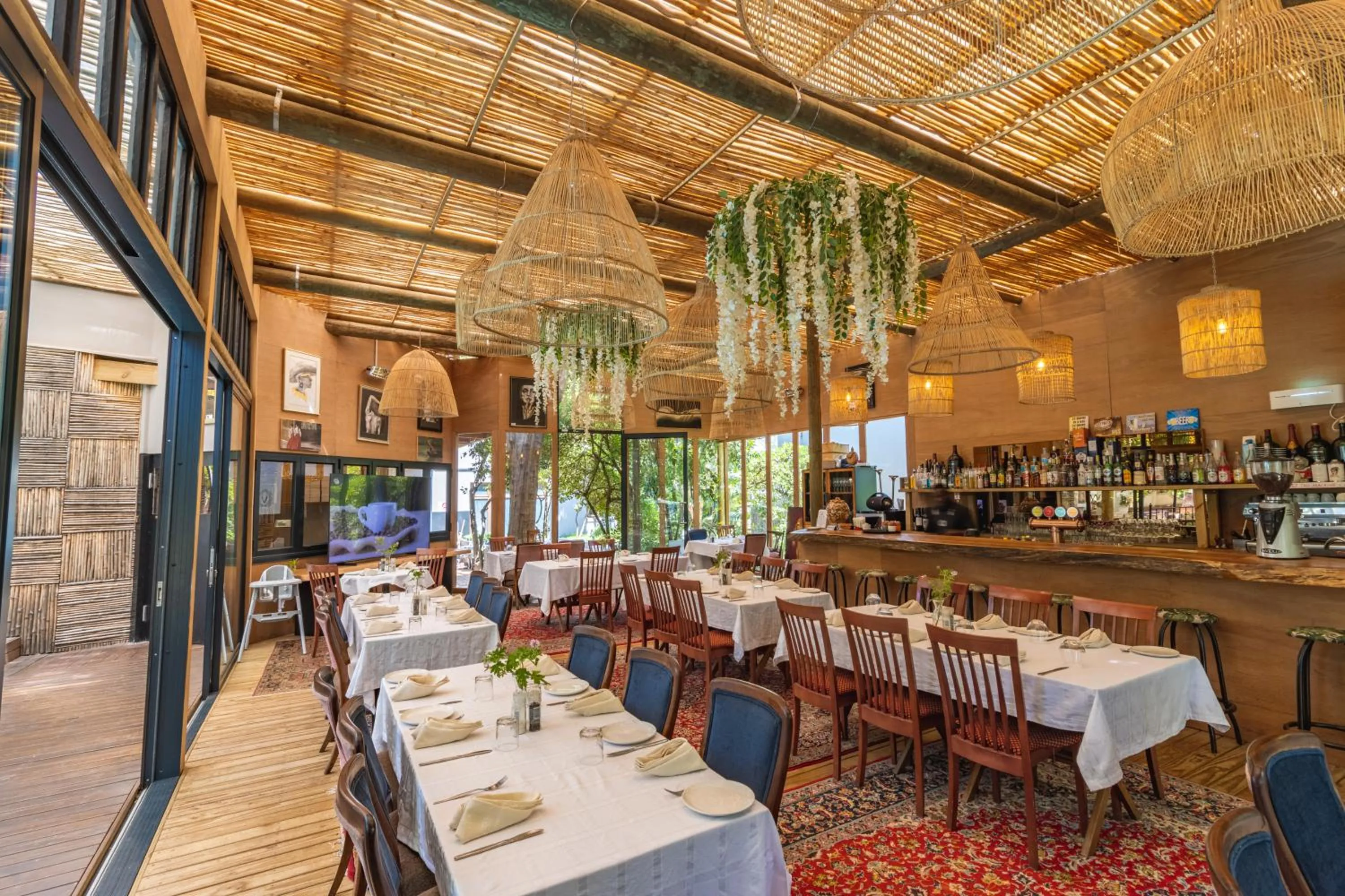 Property building in Val de Vine