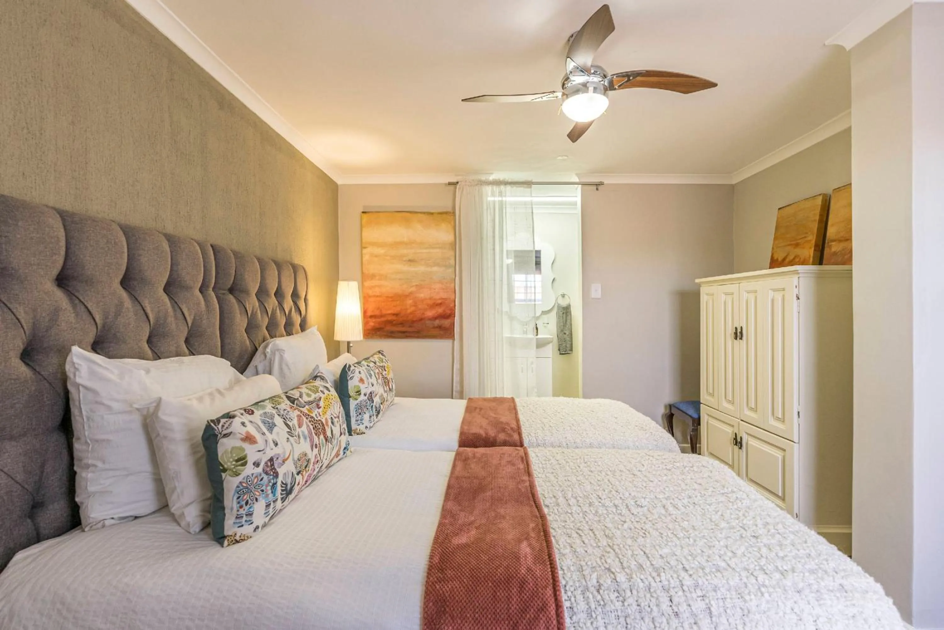 Photo of the whole room, Bed in Val de Vine