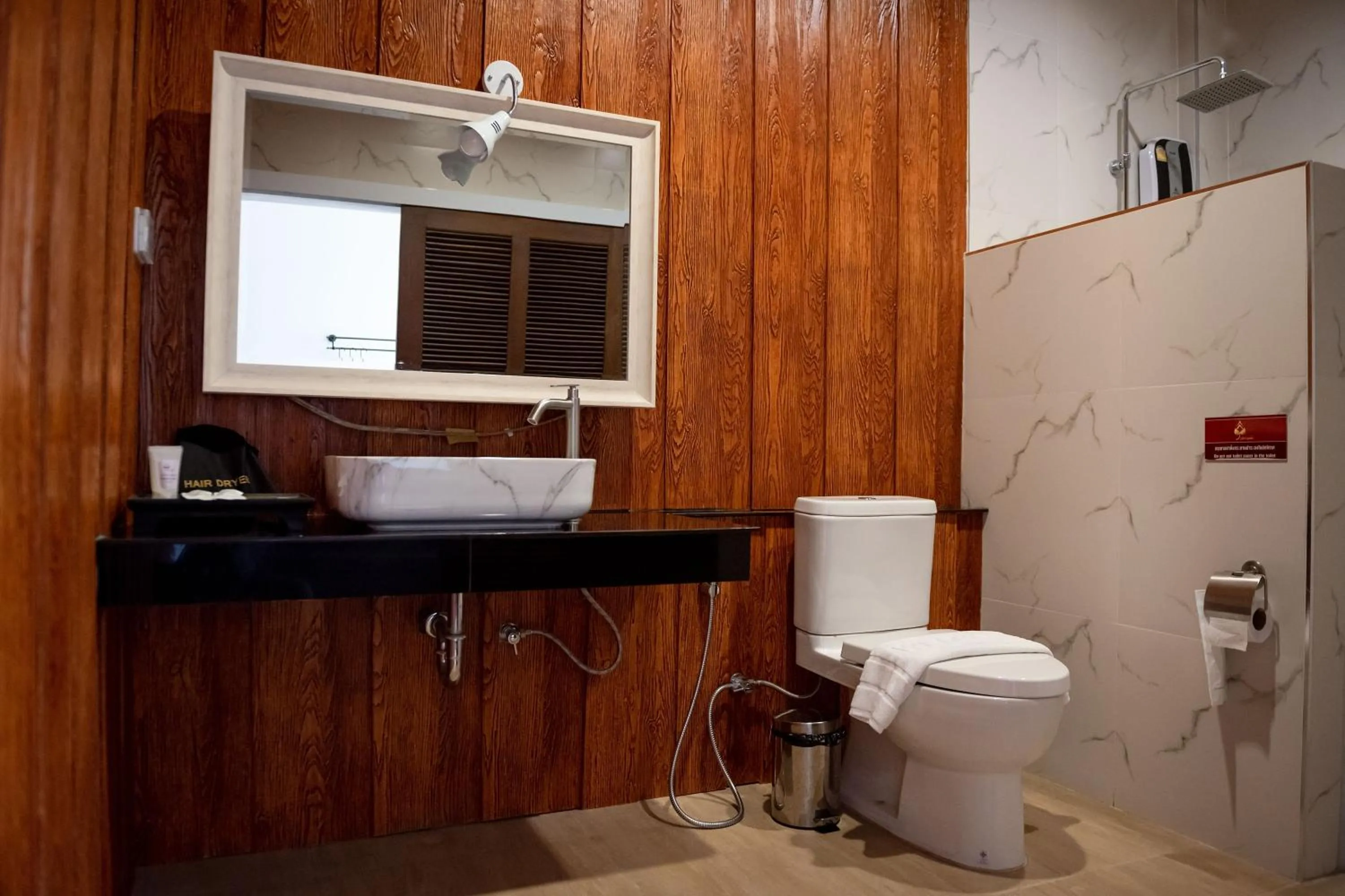 Shower in Phorpun Resort Lampang