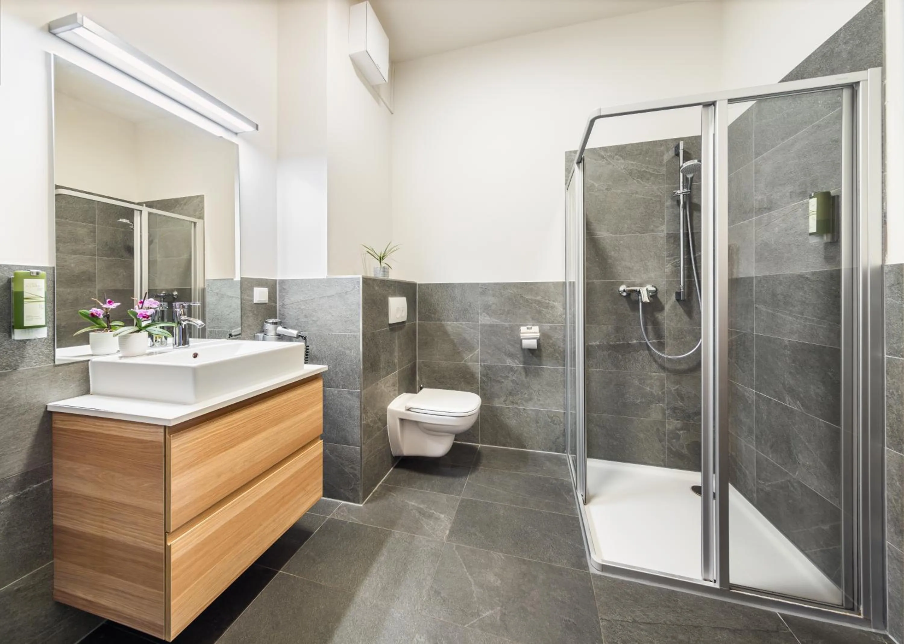 Bathroom in Citadines South Vienna