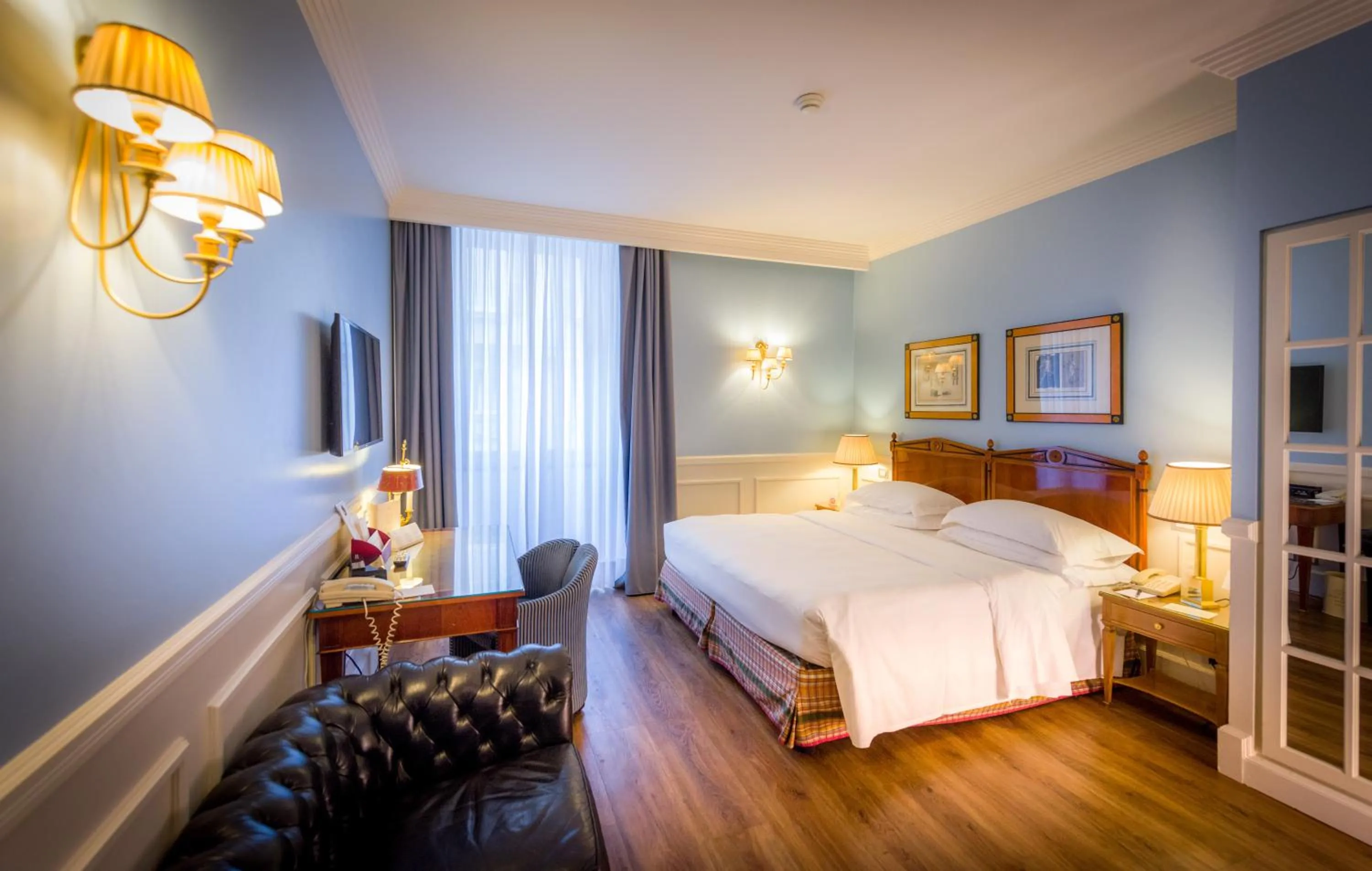 Photo of the whole room, Bed in Grand Hotel Sitea