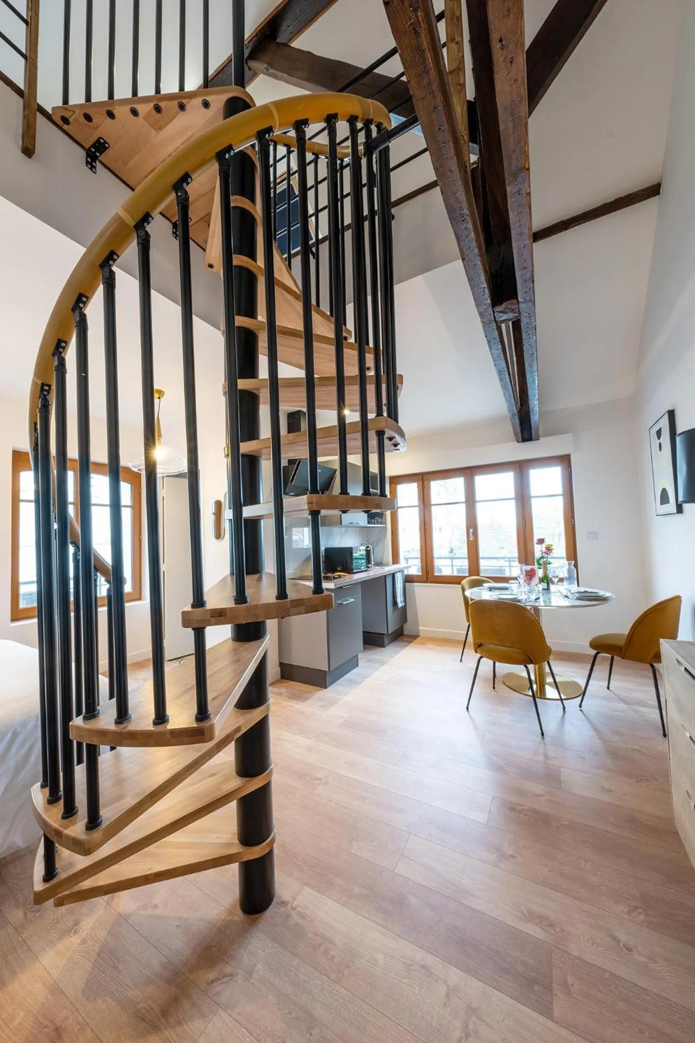 Kitchen or kitchenette in L'elegant - Appart'Hotel Le Gatsby