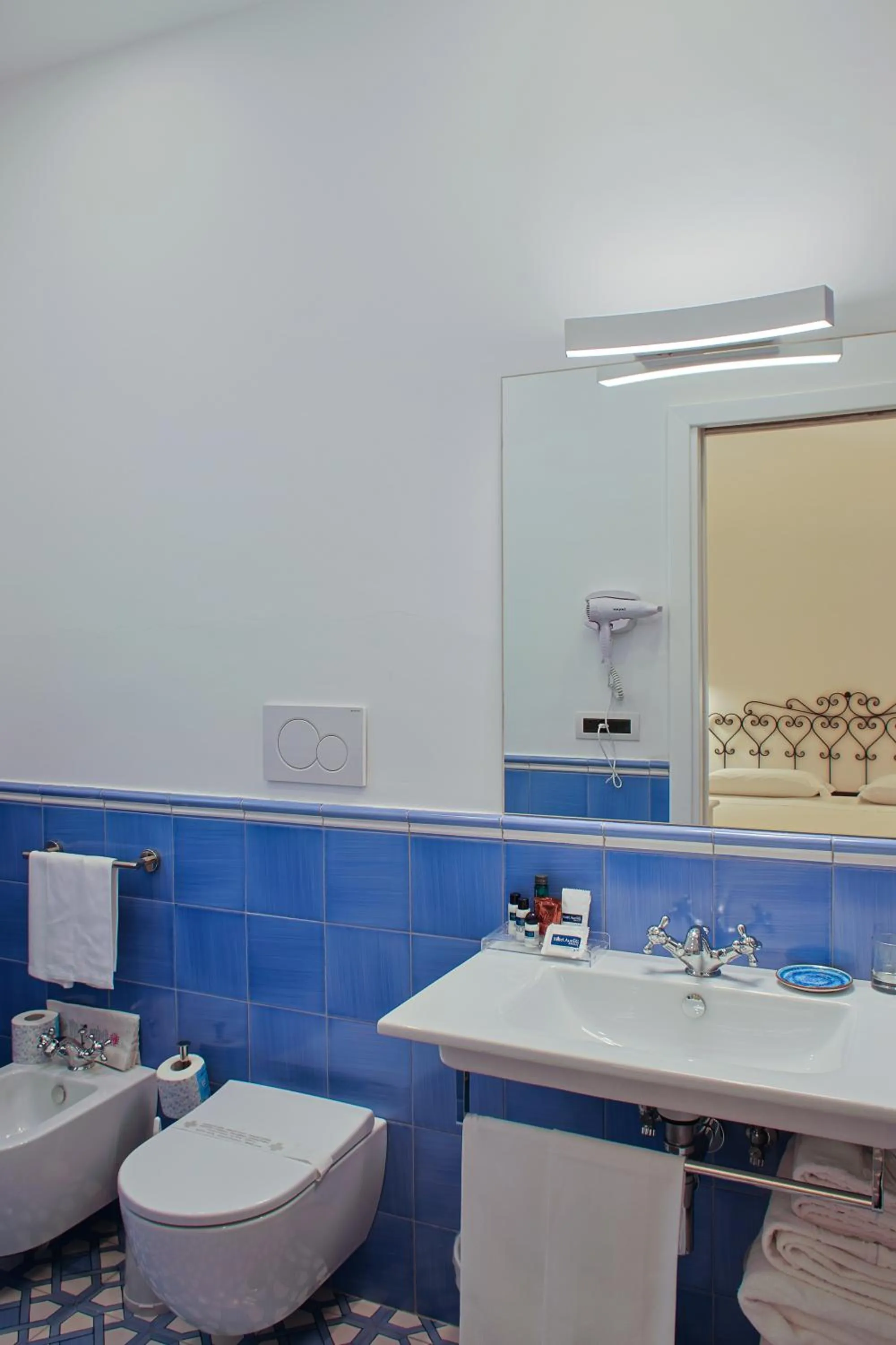 Bathroom in Hotel Aurora