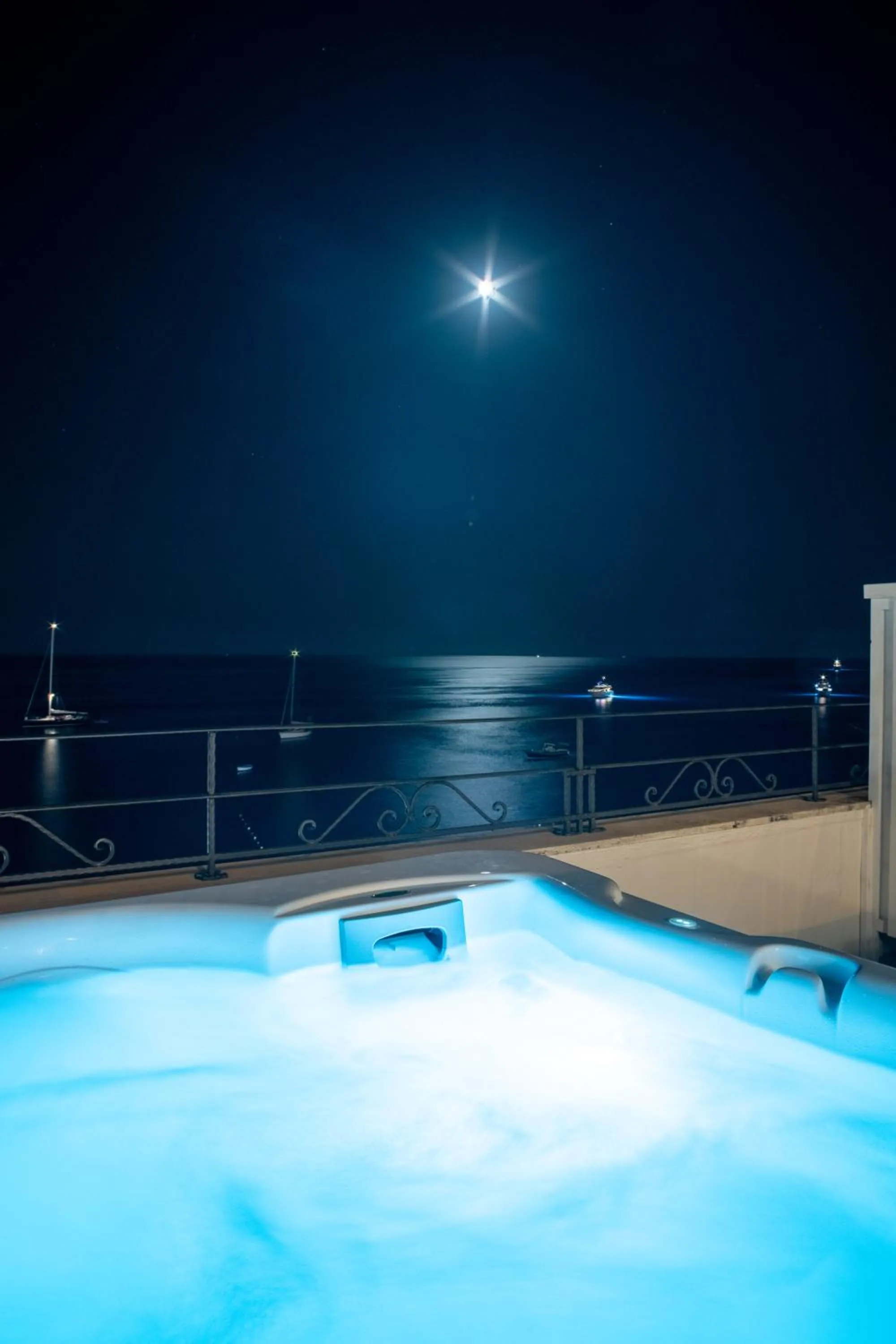 Night in Hotel Aurora