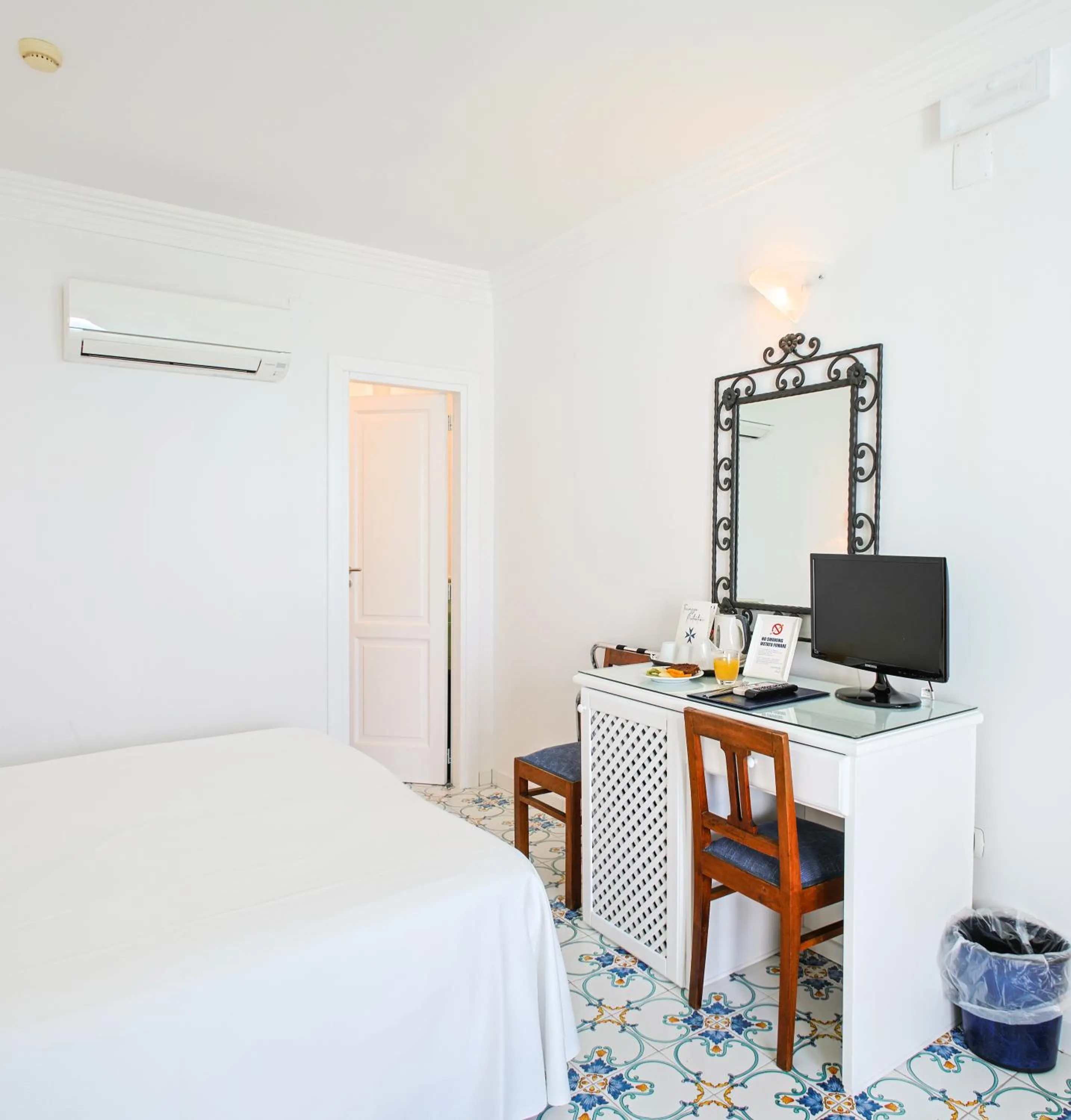 Photo of the whole room, Bed in Hotel Aurora