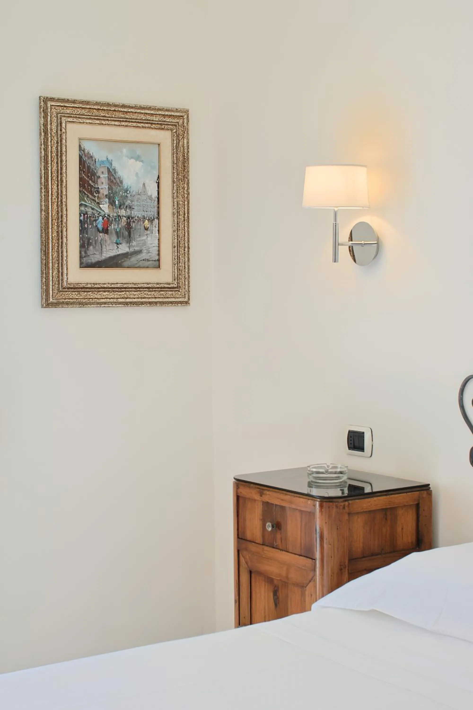 Decorative detail, Bed in Hotel Aurora