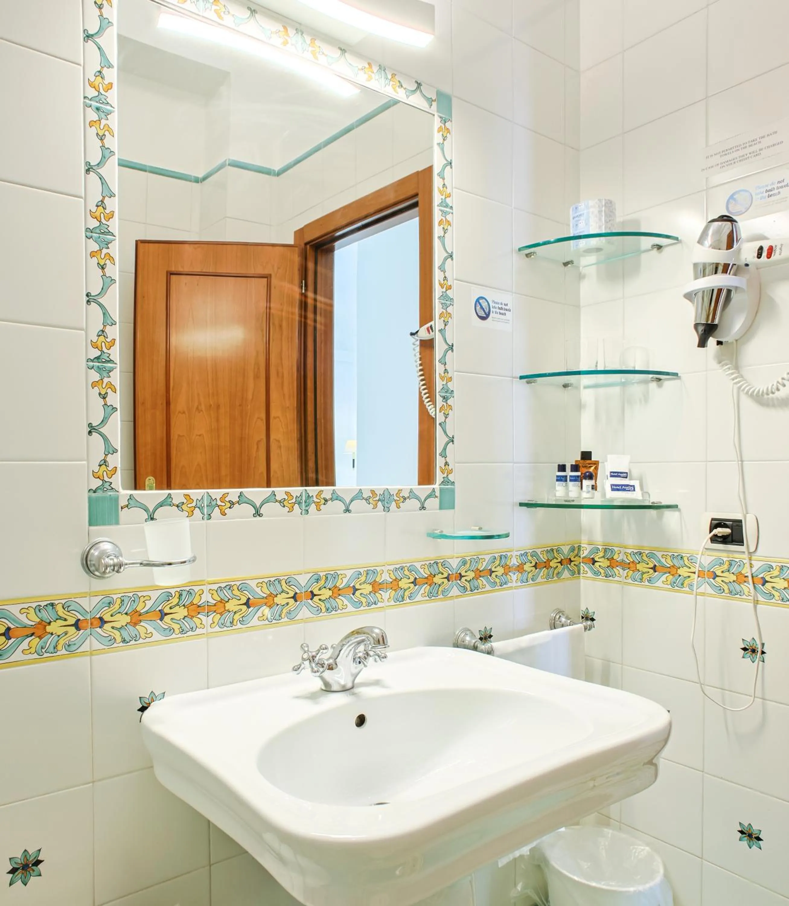 Bathroom in Hotel Aurora