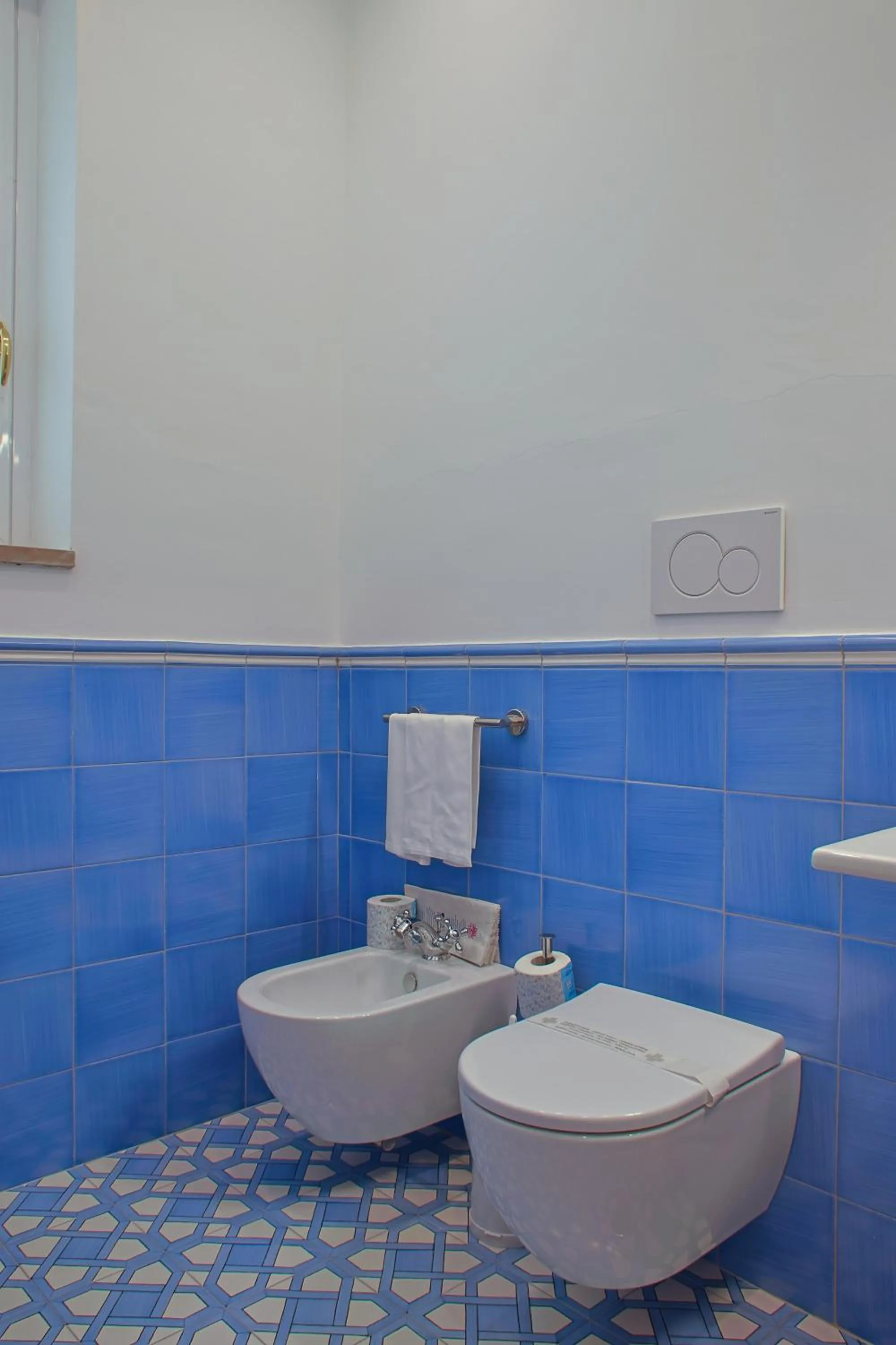 Bathroom in Hotel Aurora