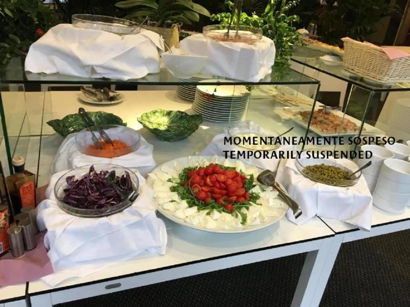 Restaurant/places to eat in Hotel Blaise & Francis