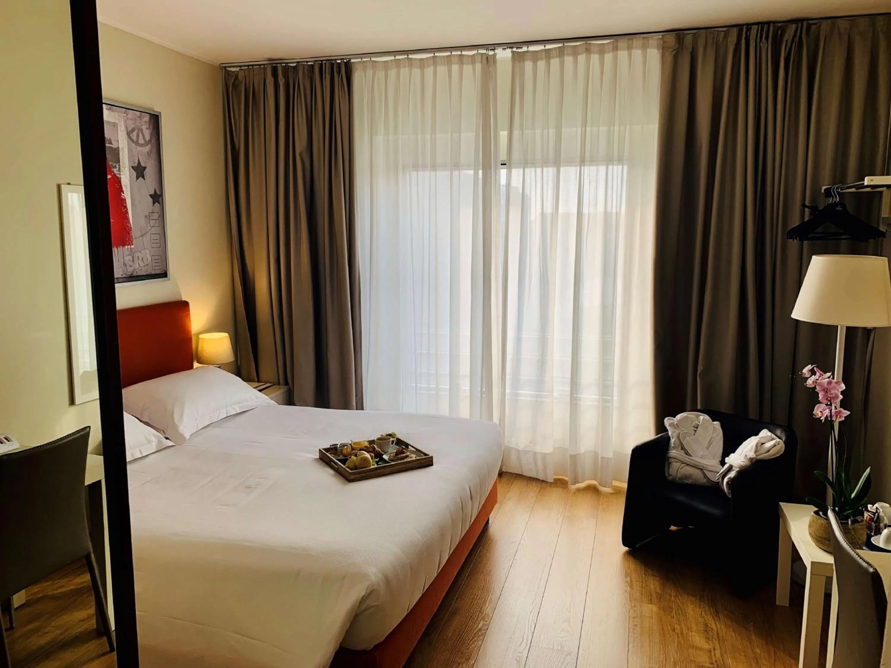 Photo of the whole room, Bed in Hotel Blaise & Francis