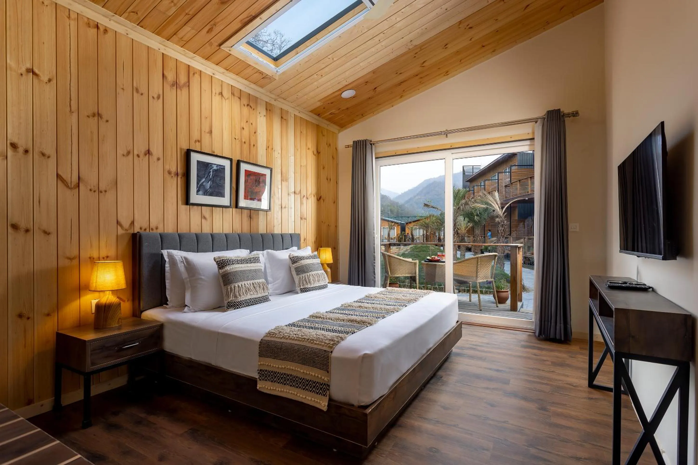 Bedroom, Bed in juSTa Rasa Retreat & Spa Rishikesh