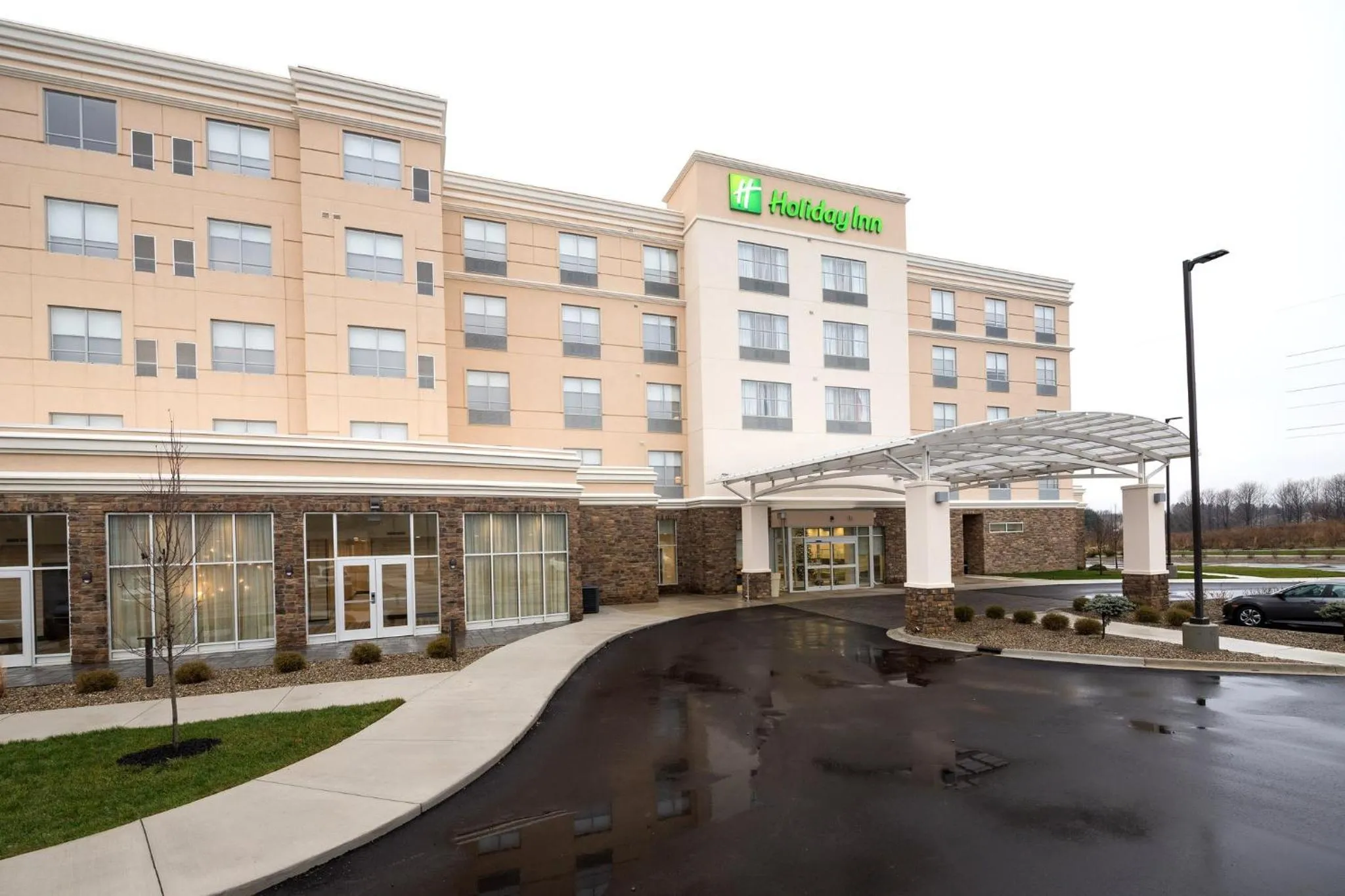 Property building in Holiday Inn & Suites Detroit - Troy by IHG
