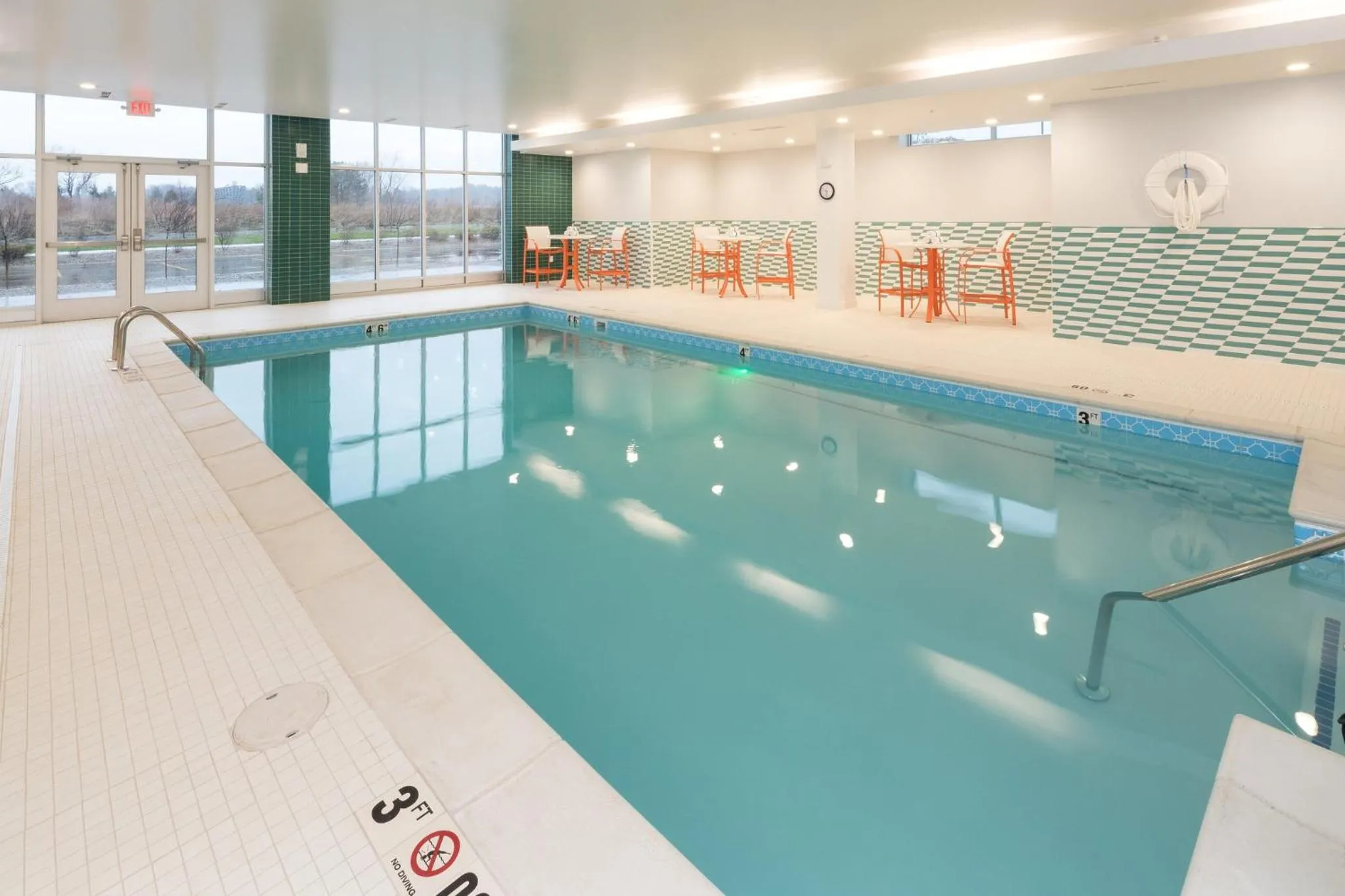 Swimming pool in Holiday Inn & Suites Detroit - Troy by IHG