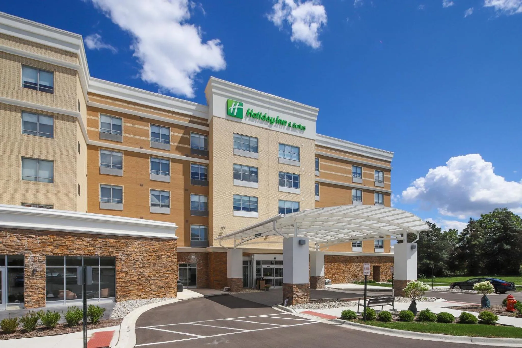 Property building in Holiday Inn & Suites Detroit - Troy by IHG
