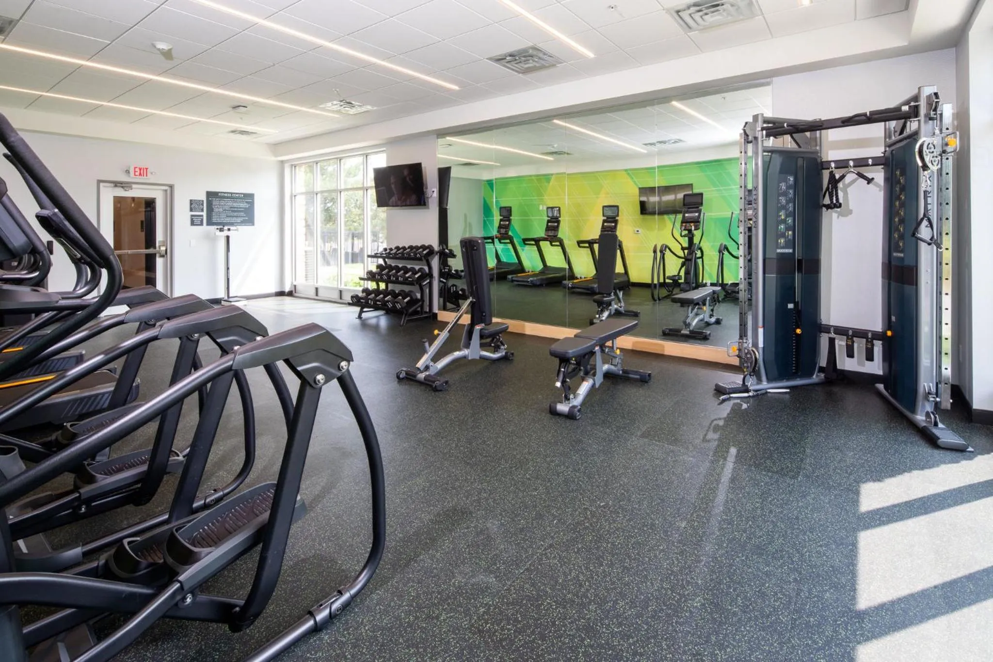 Fitness centre/facilities in Holiday Inn & Suites Detroit - Troy by IHG