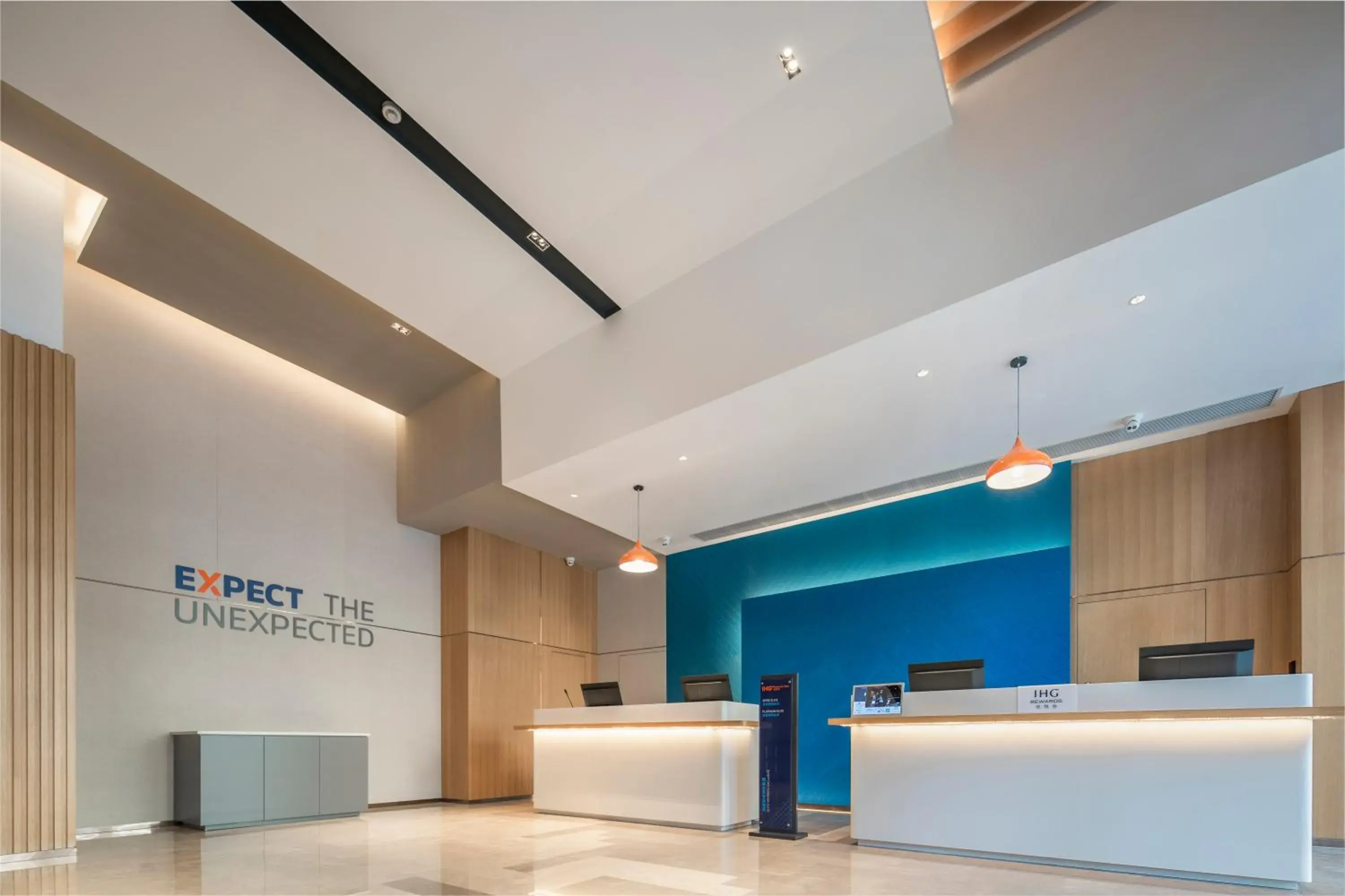 Lobby or reception in Holiday Inn Express Meishan Dongpo by IHG Lobby or reception in Holiday Inn Express Meishan Dongpo by IHG