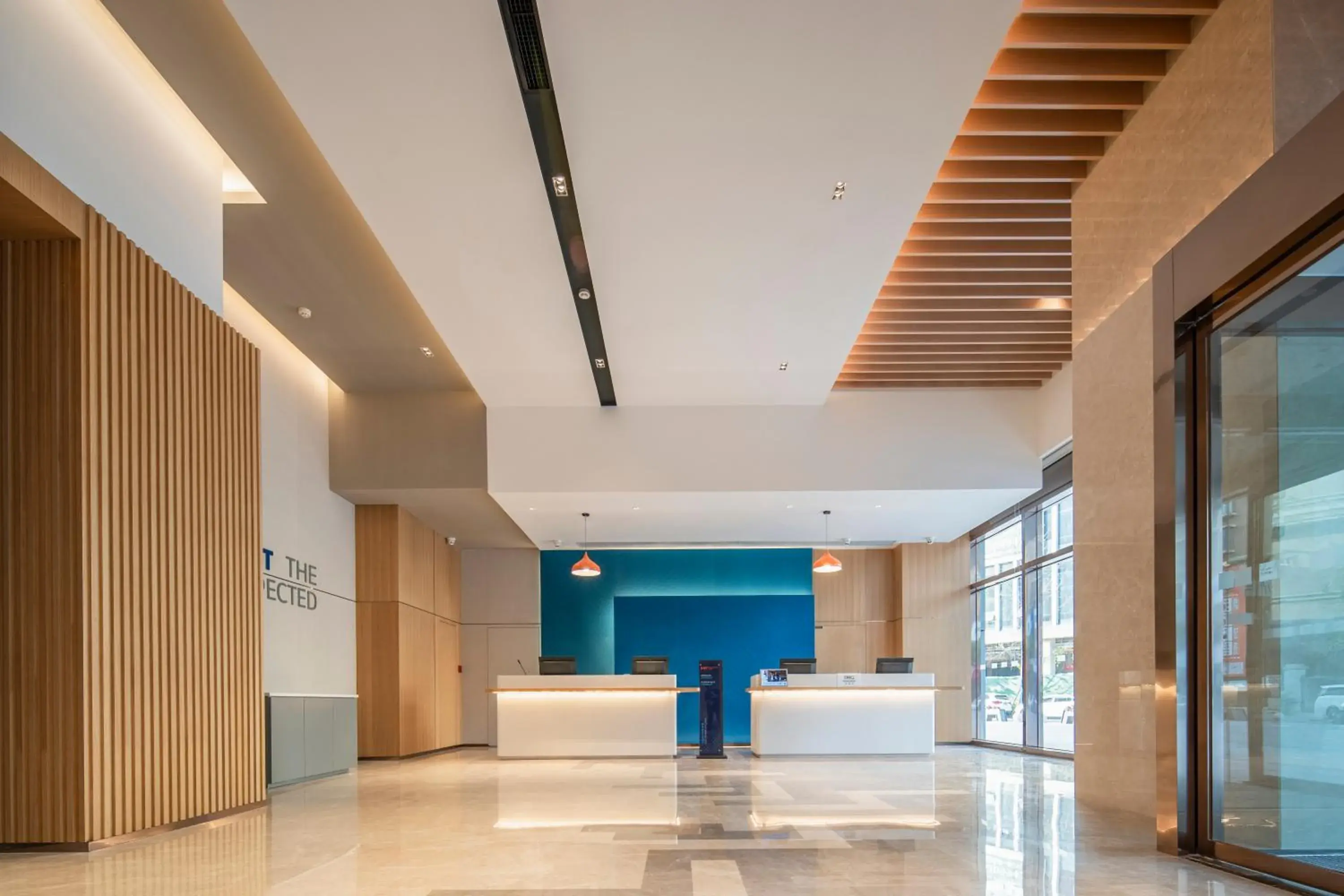 Lobby or reception in Holiday Inn Express Meishan Dongpo by IHG Lobby or reception in Holiday Inn Express Meishan Dongpo by IHG