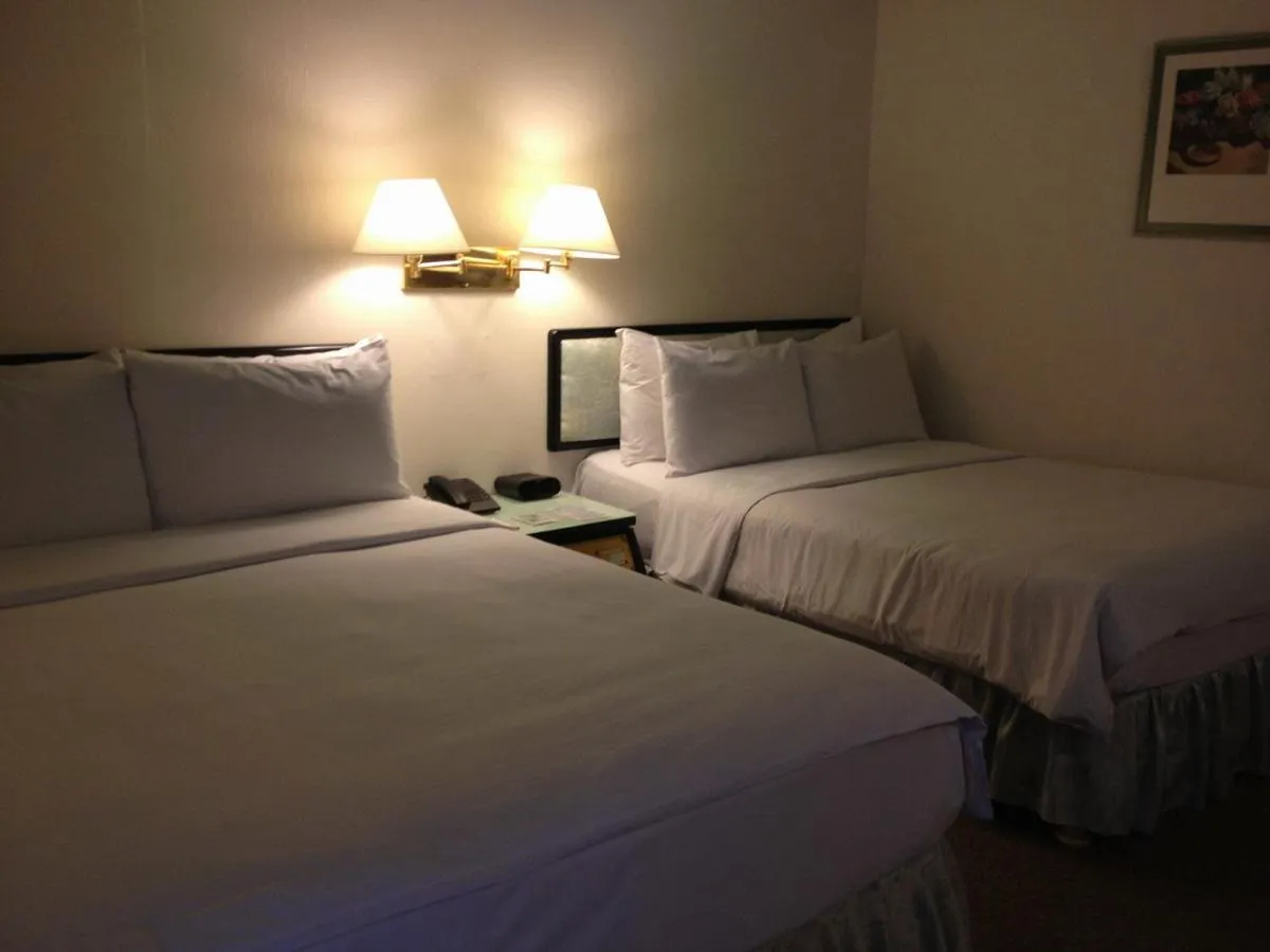 Photo of the whole room in The Premier Hotel