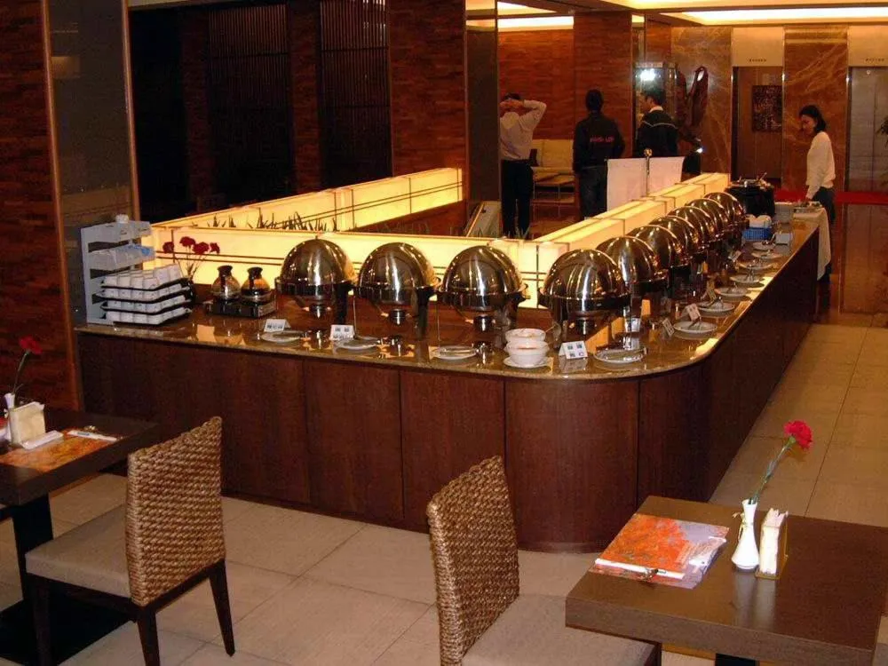 Restaurant/Places to Eat in The Premier Hotel