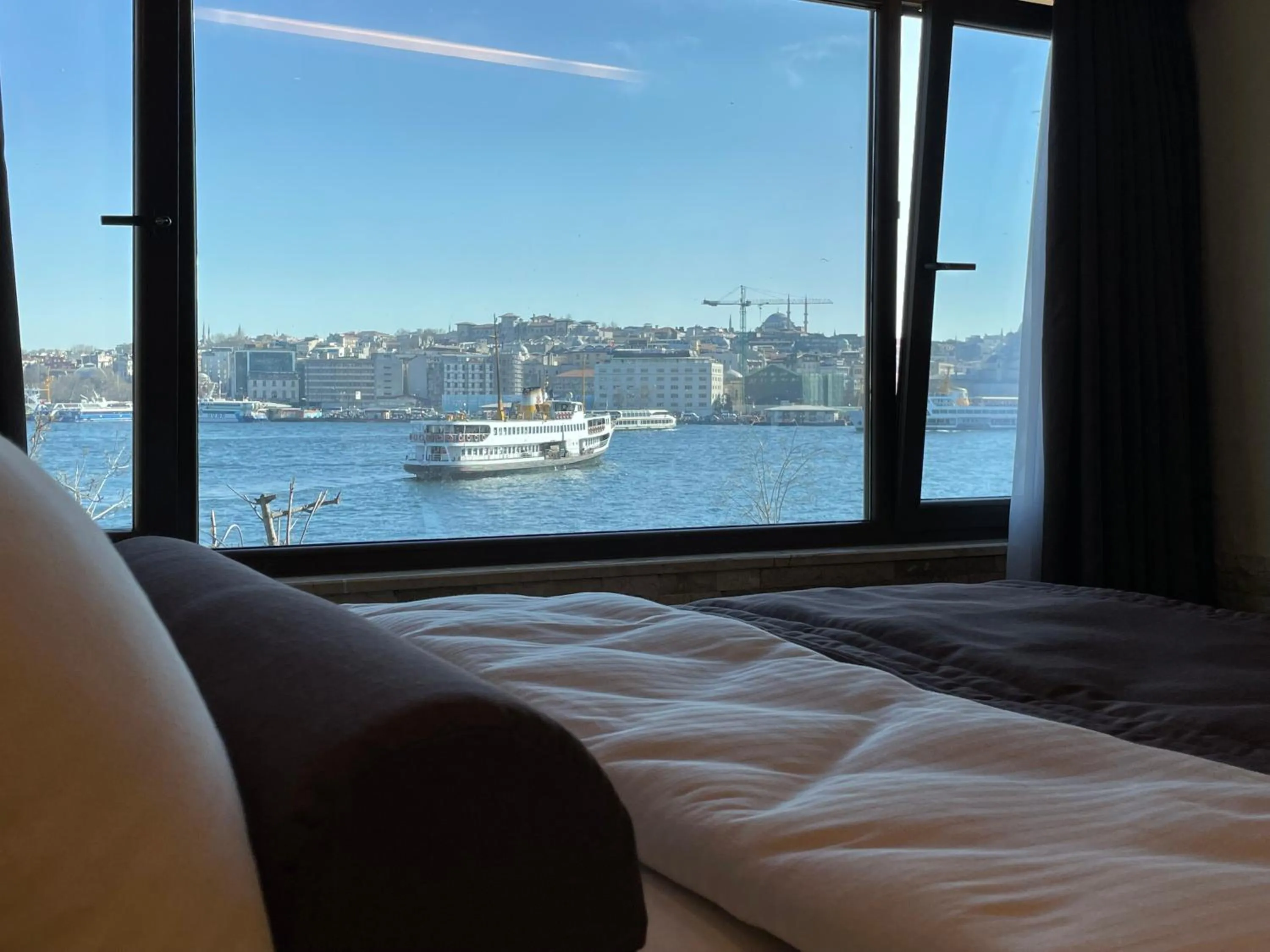 Bedroom, Bed in Weingart Seaside Hotel