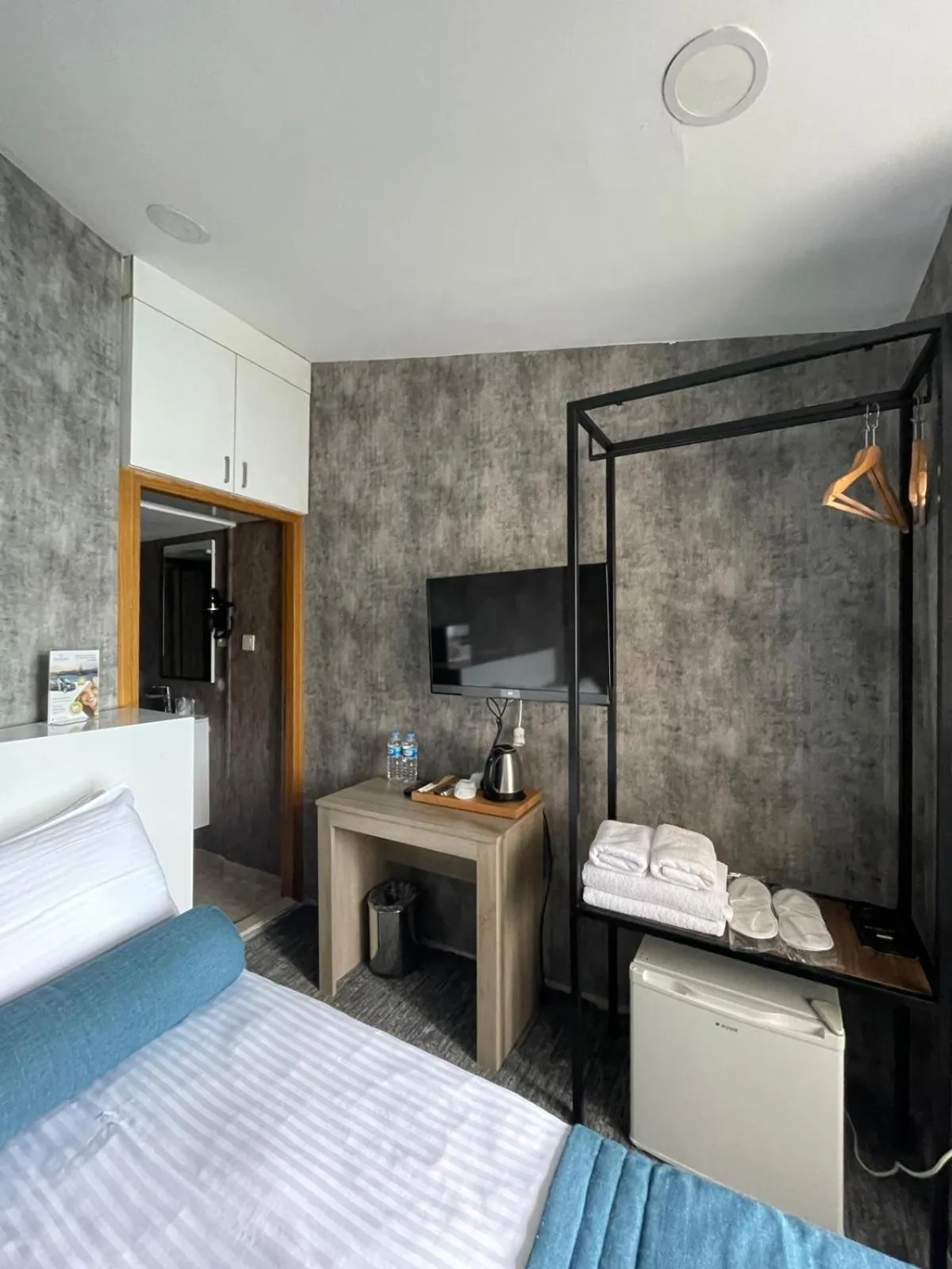 Bedroom, Bed in Weingart Seaside Hotel