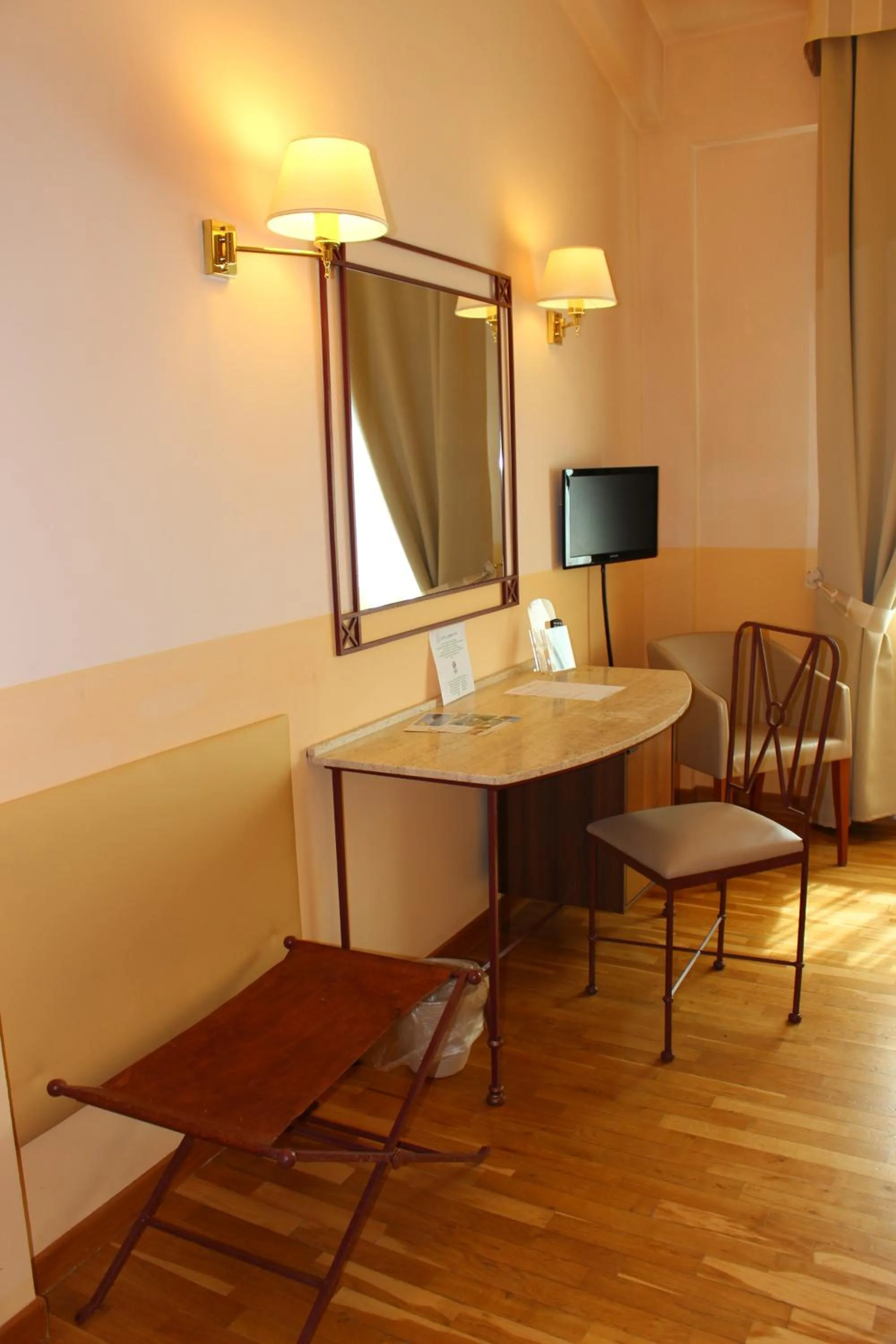 TV and multimedia in Hotel Semifonte