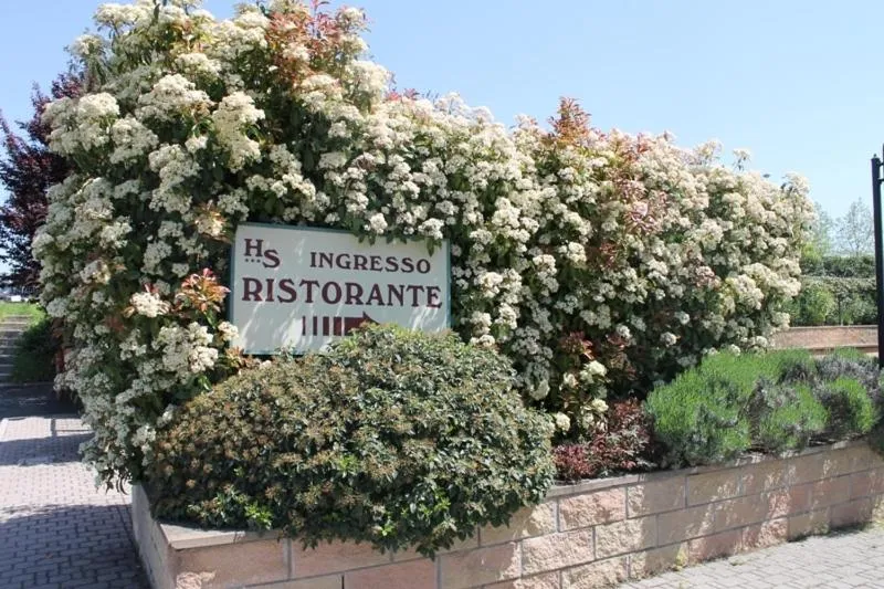 Facade/entrance in Hotel Semifonte