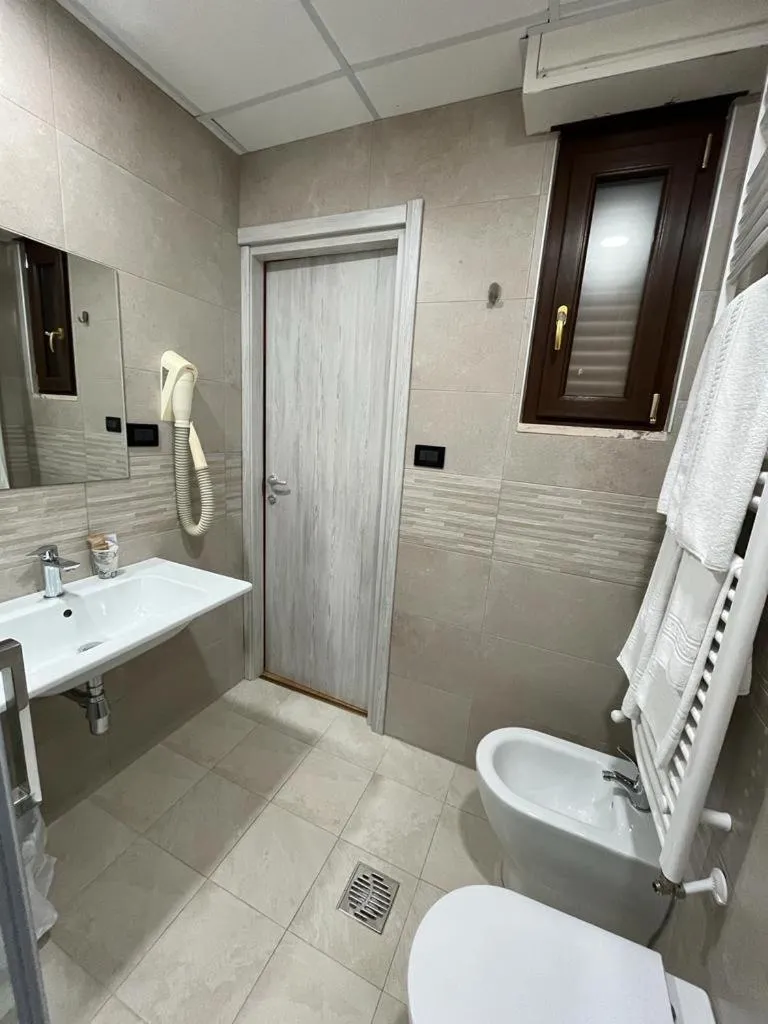 Shower in Park Hotel