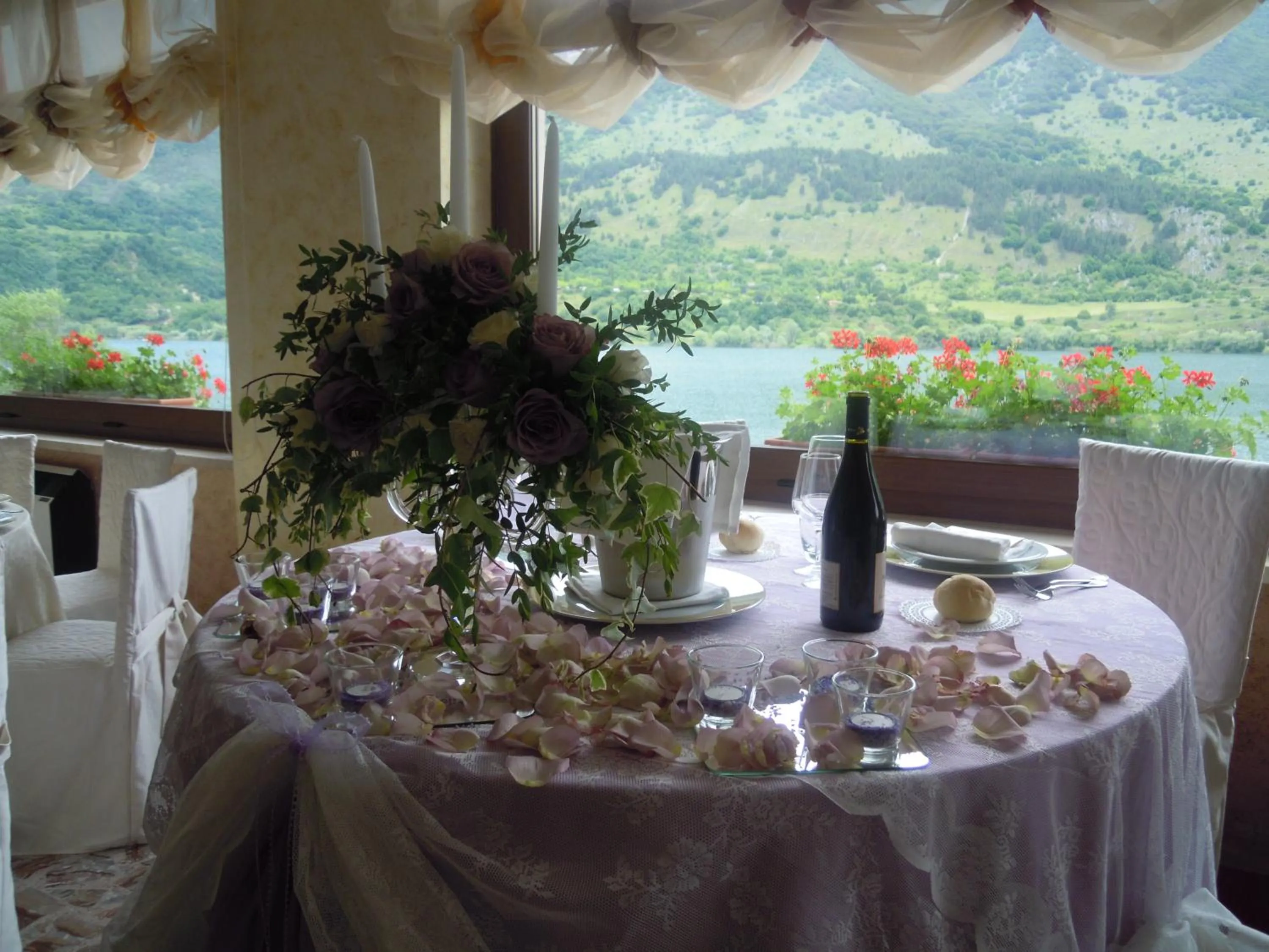 Restaurant/places to eat in Park Hotel