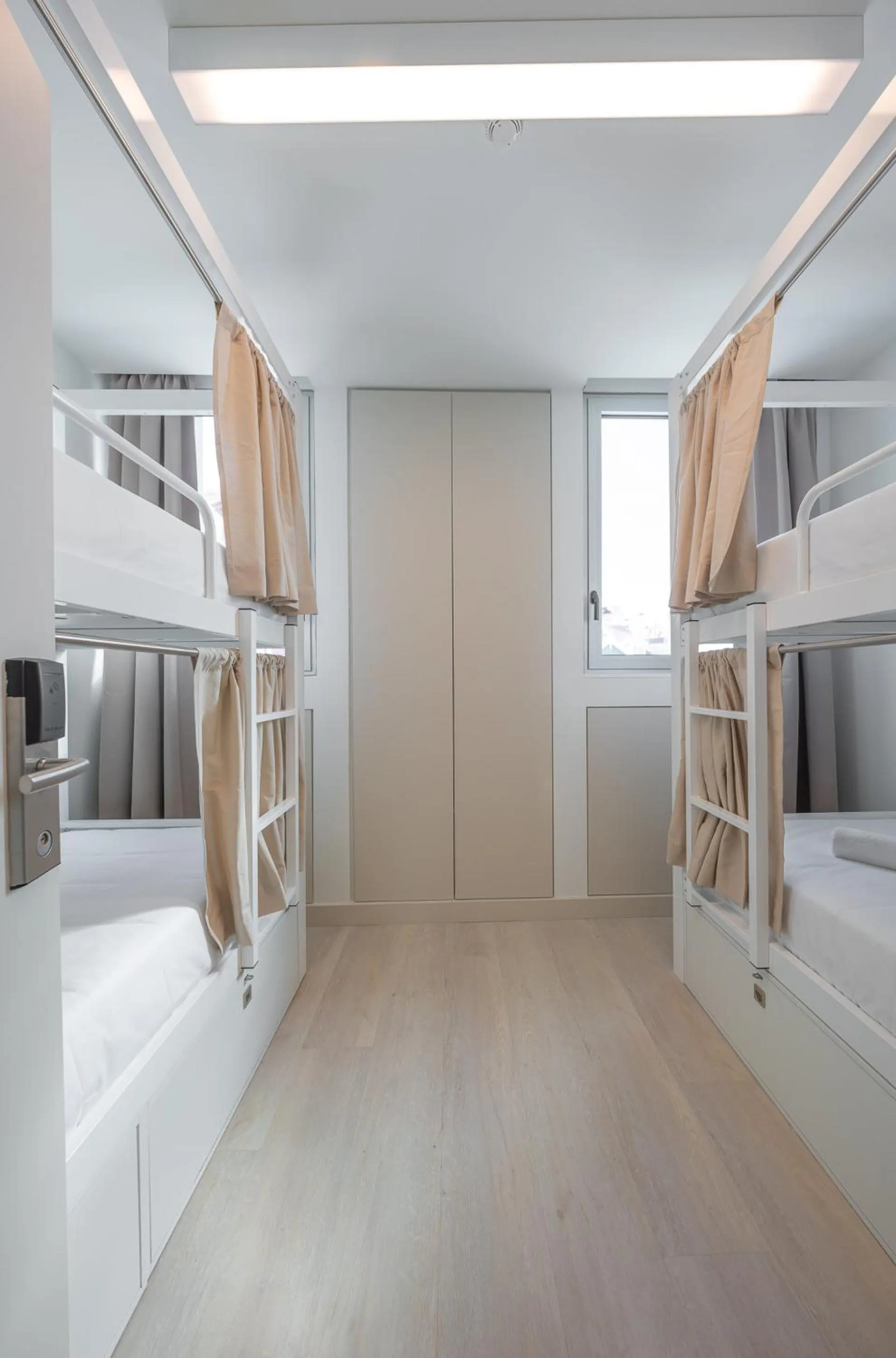 Bed in We Hate F Tourists