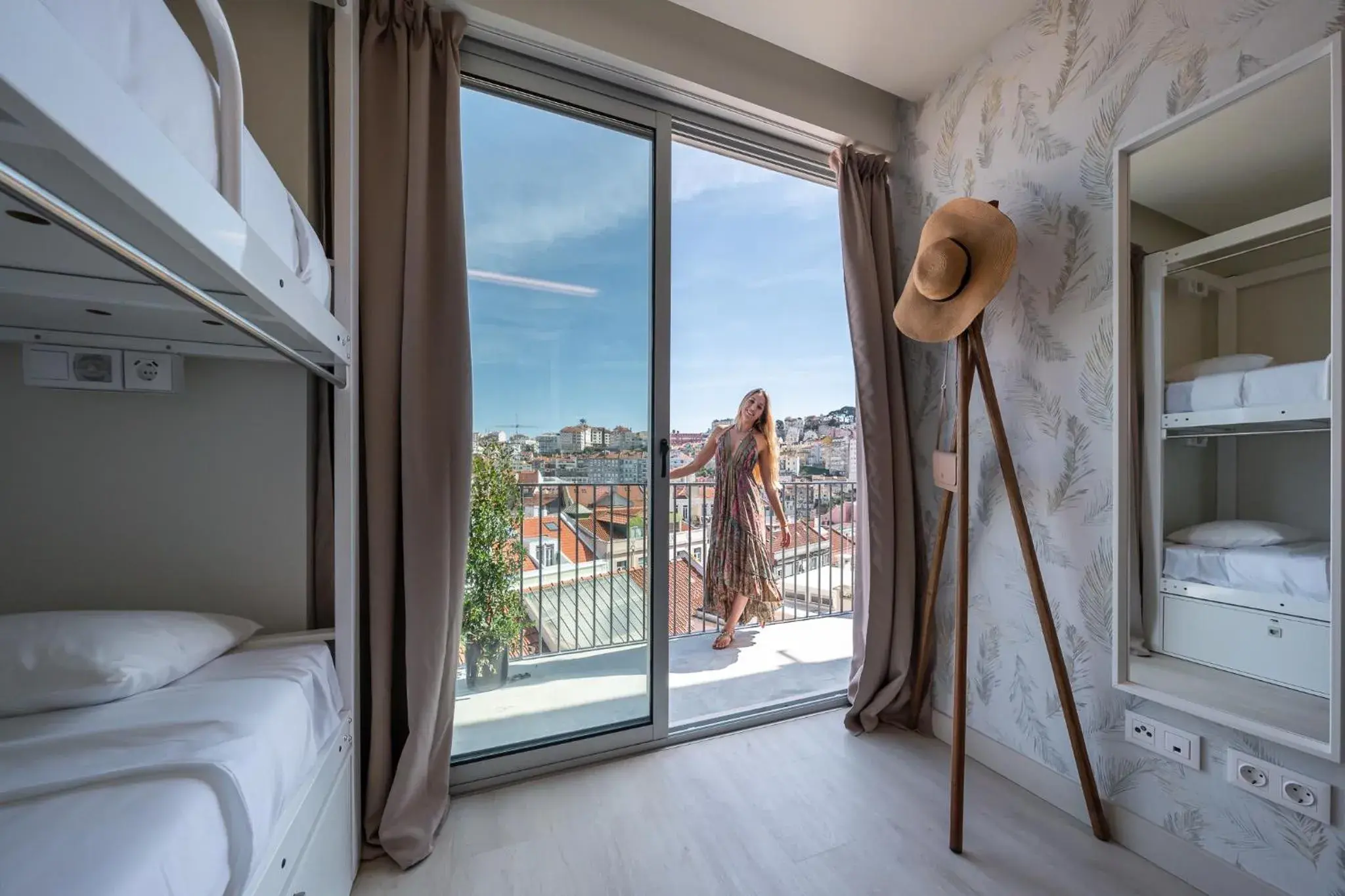 Bed in 4-Bed Superior Dormitory Room in We Hate F Tourists Bed in 4-Bed Superior Dormitory Room in We Hate F Tourists