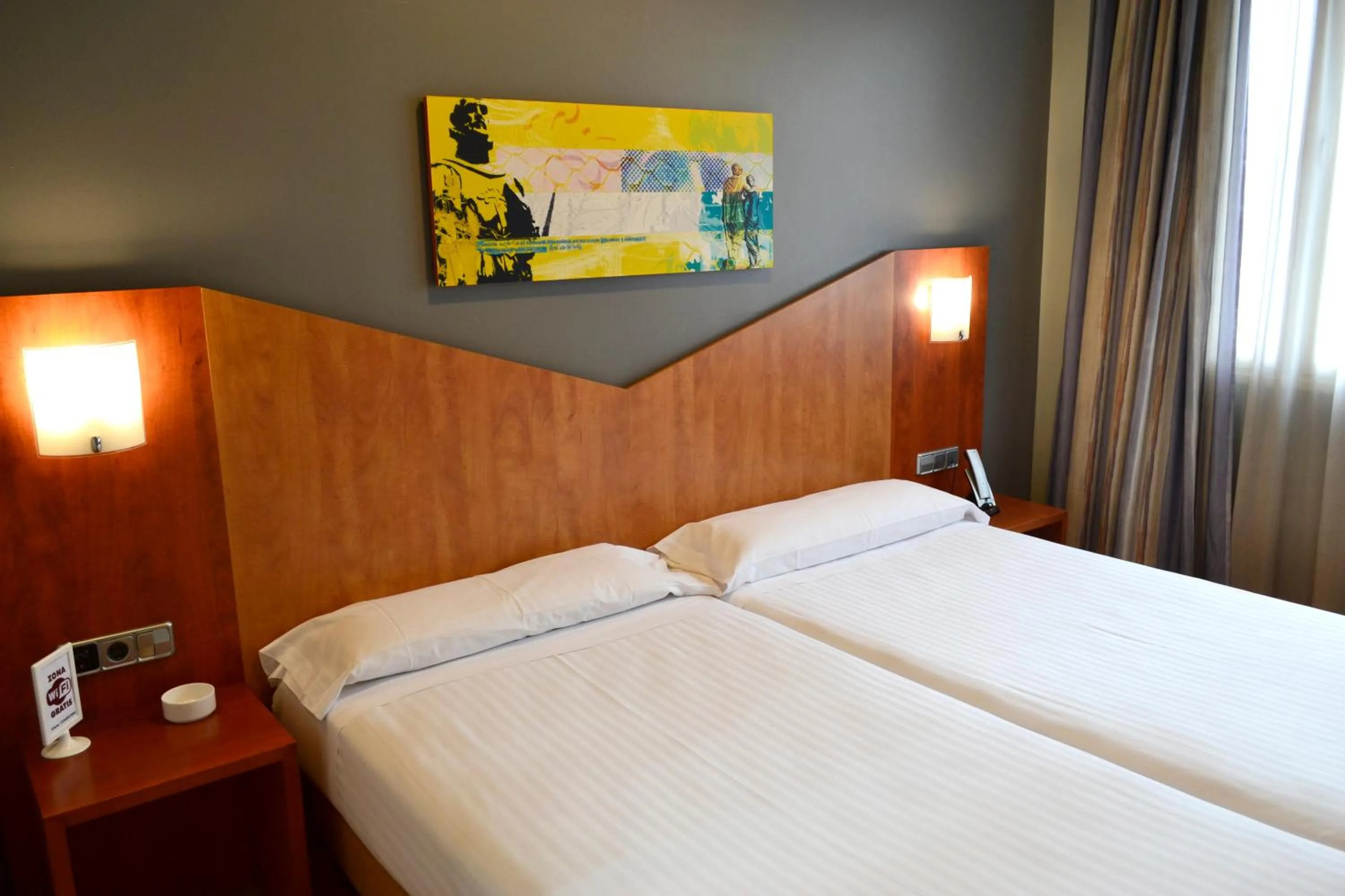 Bed in Hotel Alda Palacio Valdés