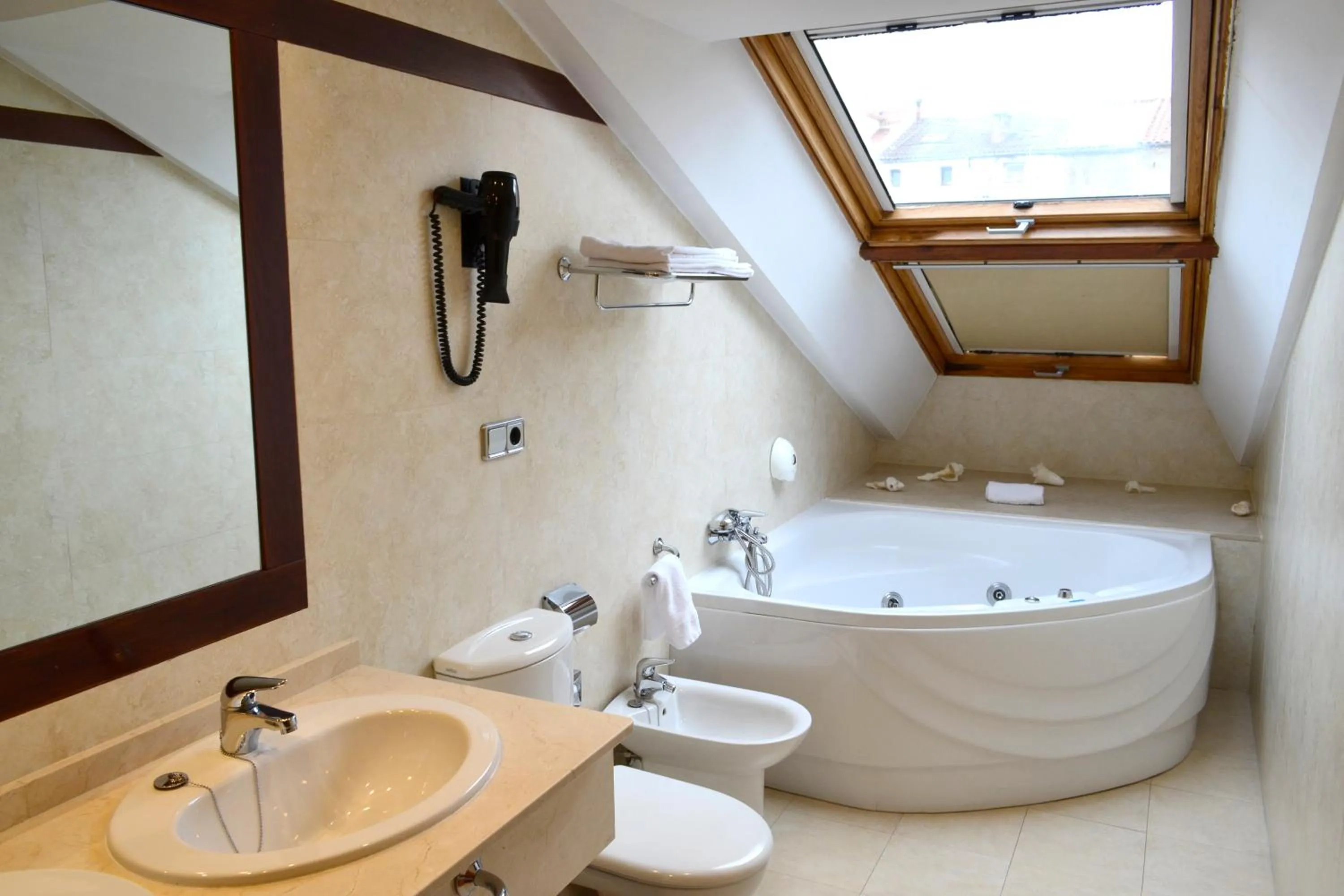 Bathroom in Hotel Alda Palacio Valdés