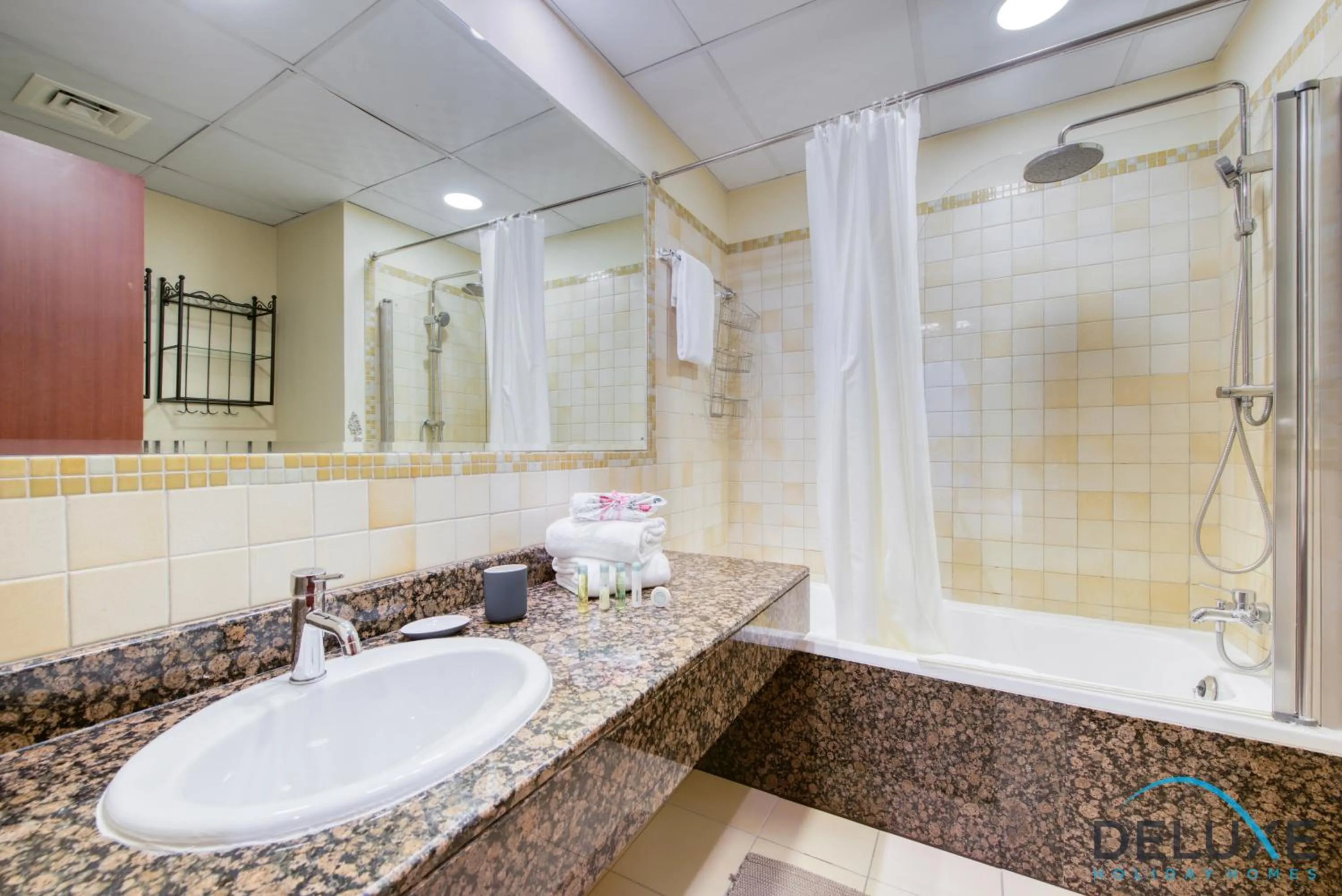 Bathroom in High-floor 1BR Unit Close to Beach with Sea Views, Sadaf 6, Jumeirah Beach Residence by Deluxe Holiday Homes