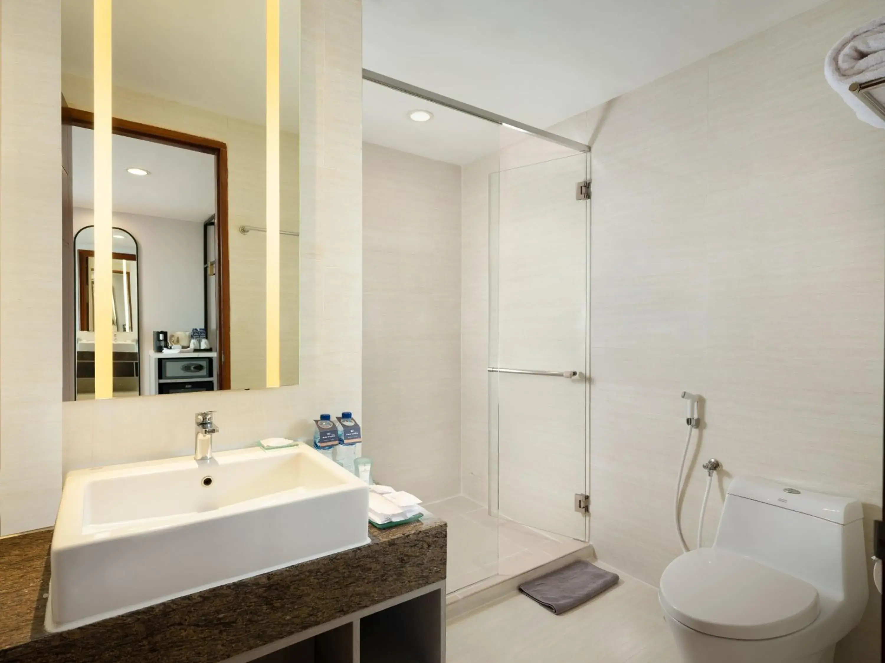 Bathroom in Hotel Santika Premiere Gubeng Surabaya Bathroom in Hotel Santika Premiere Gubeng Surabaya